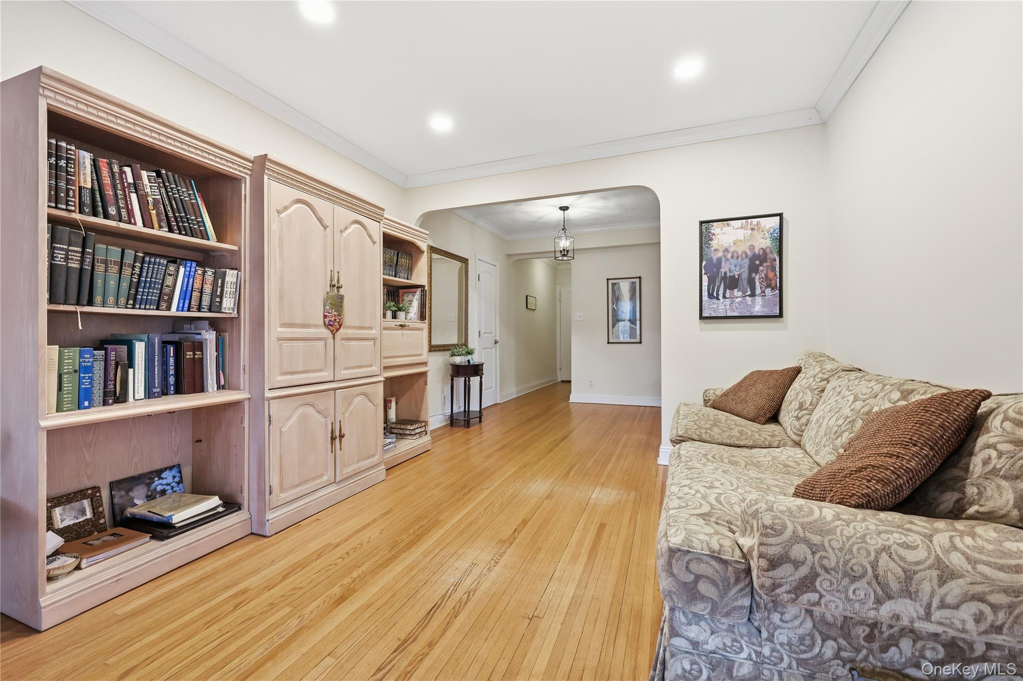 #8 photo, 250 Central Avenue, Lawrence , NY 11559