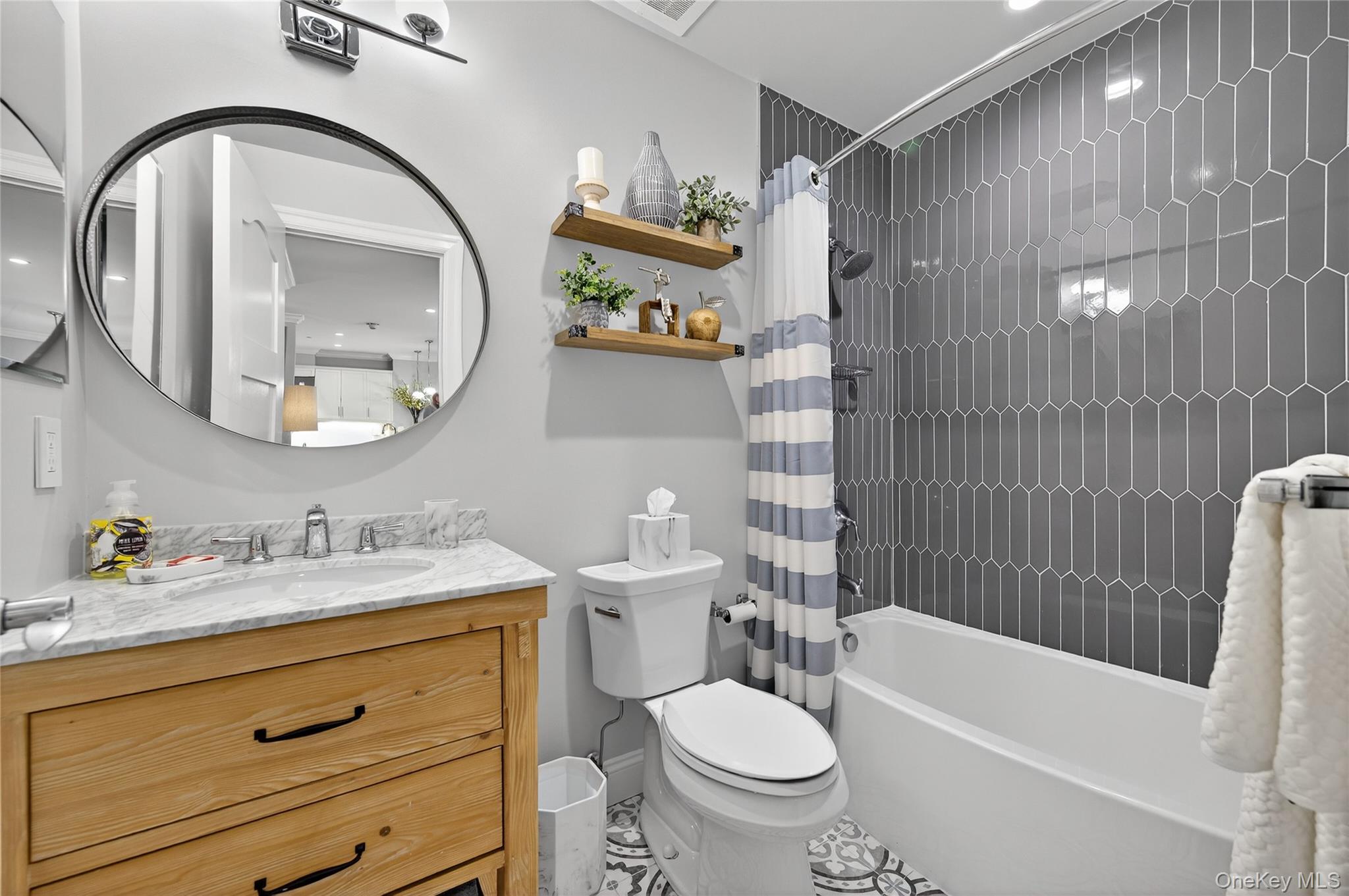 #20 photo, 301 Franklin Avenue, Garden City , NY 11530