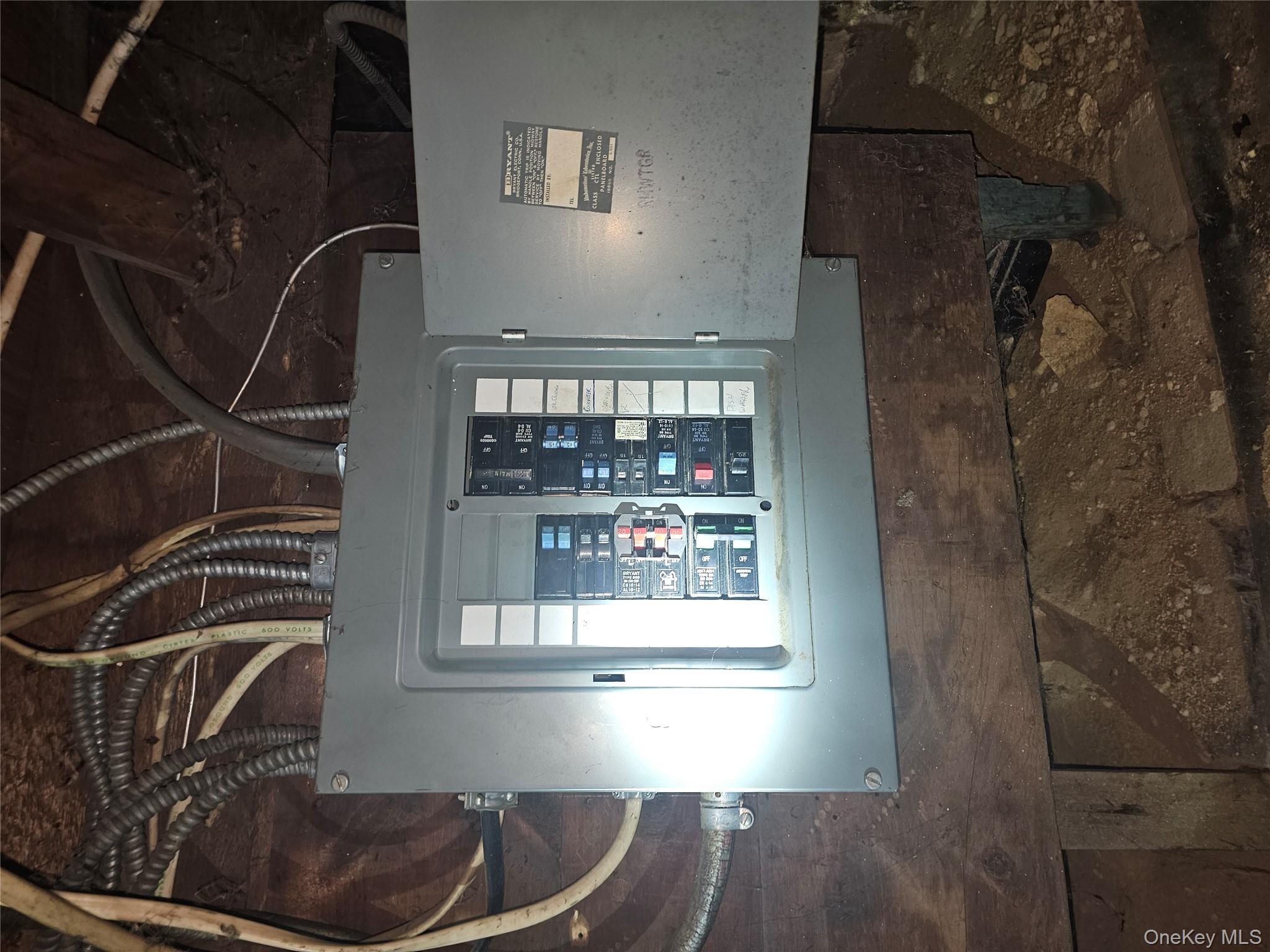 #18 photo, 49 Arnold Avenue, West Babylon , NY 11704