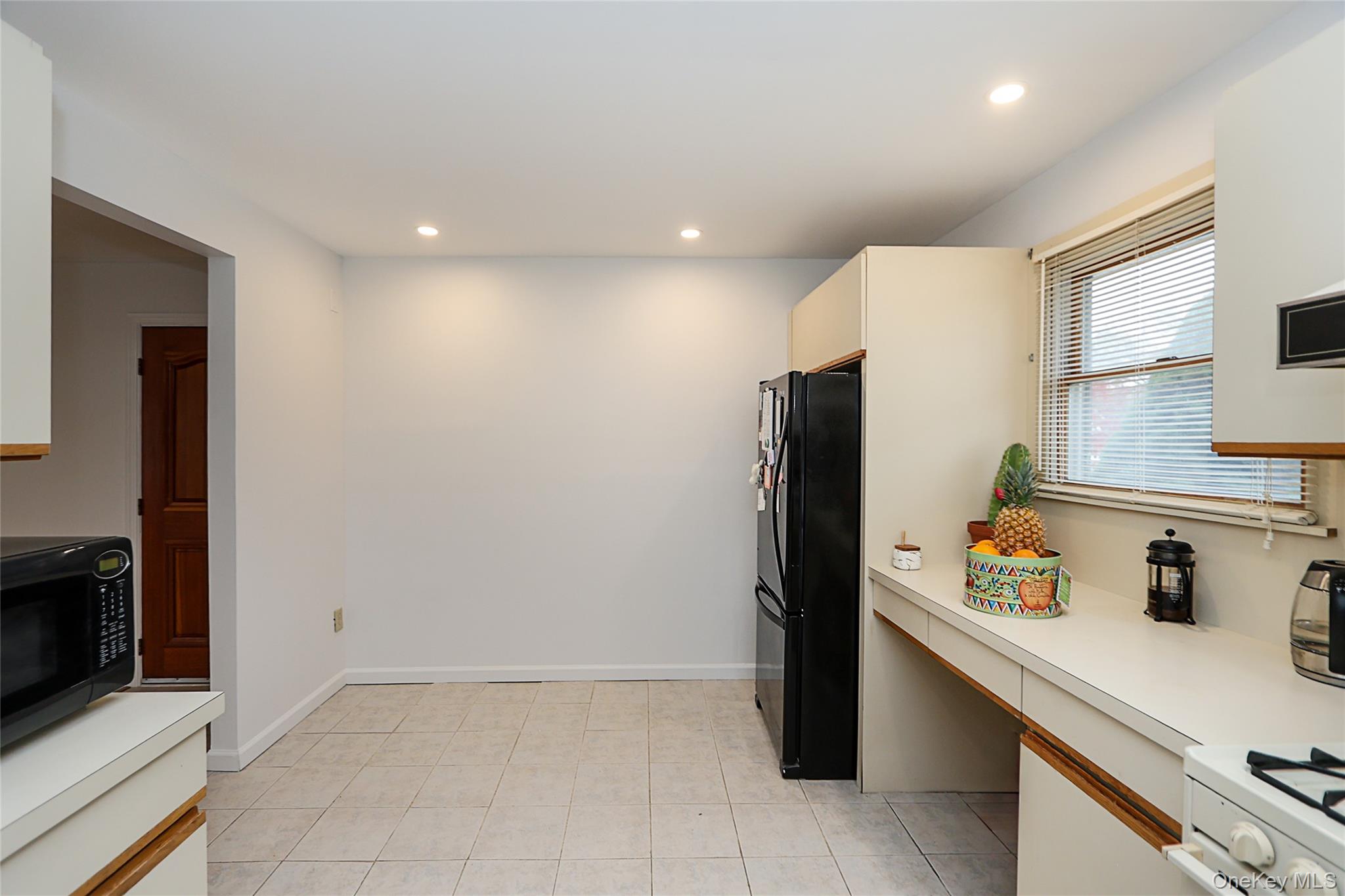 #10 photo, 49 East Avenue, Glen Cove , NY 11542