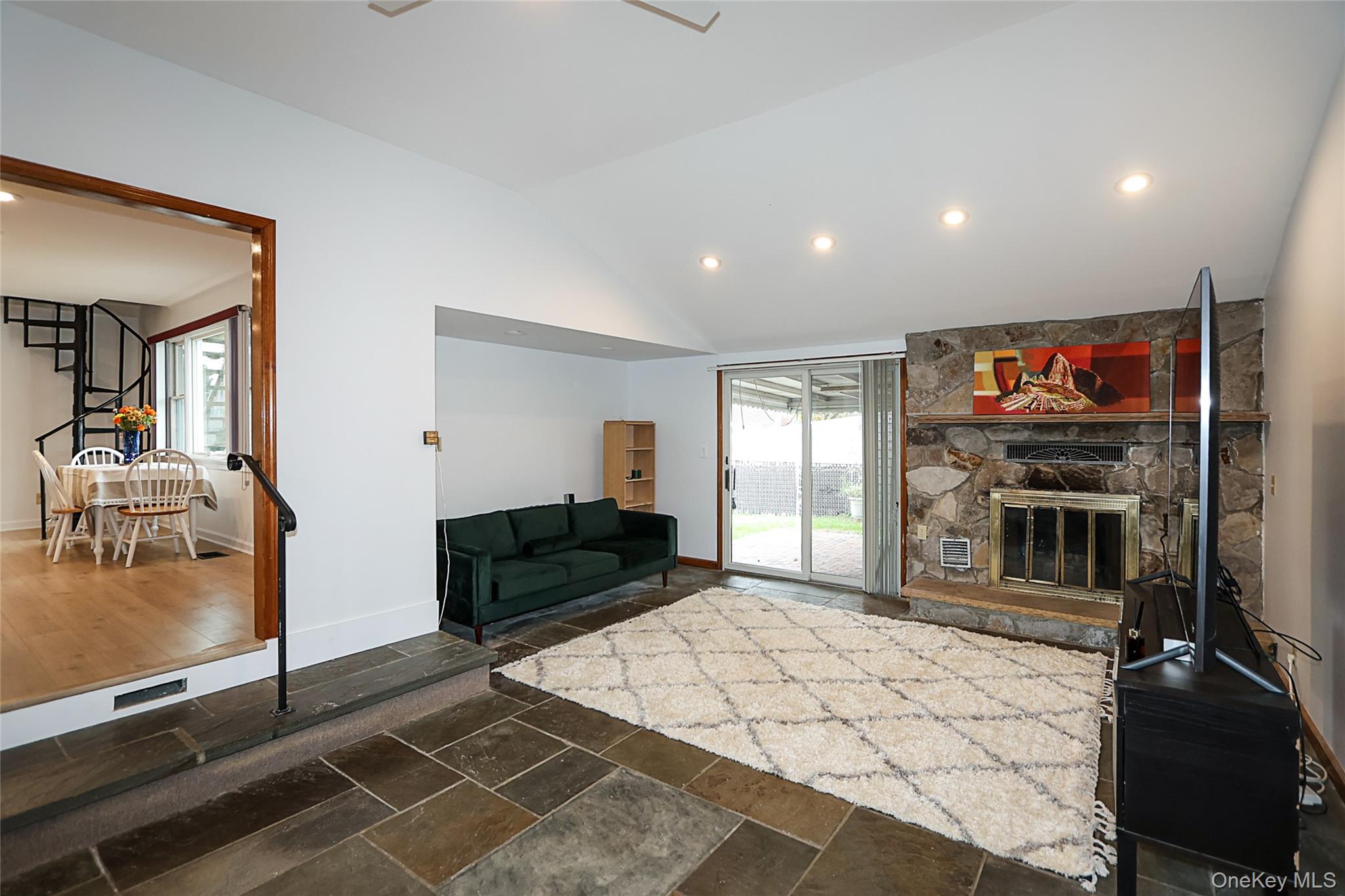 #13 photo, 49 East Avenue, Glen Cove , NY 11542