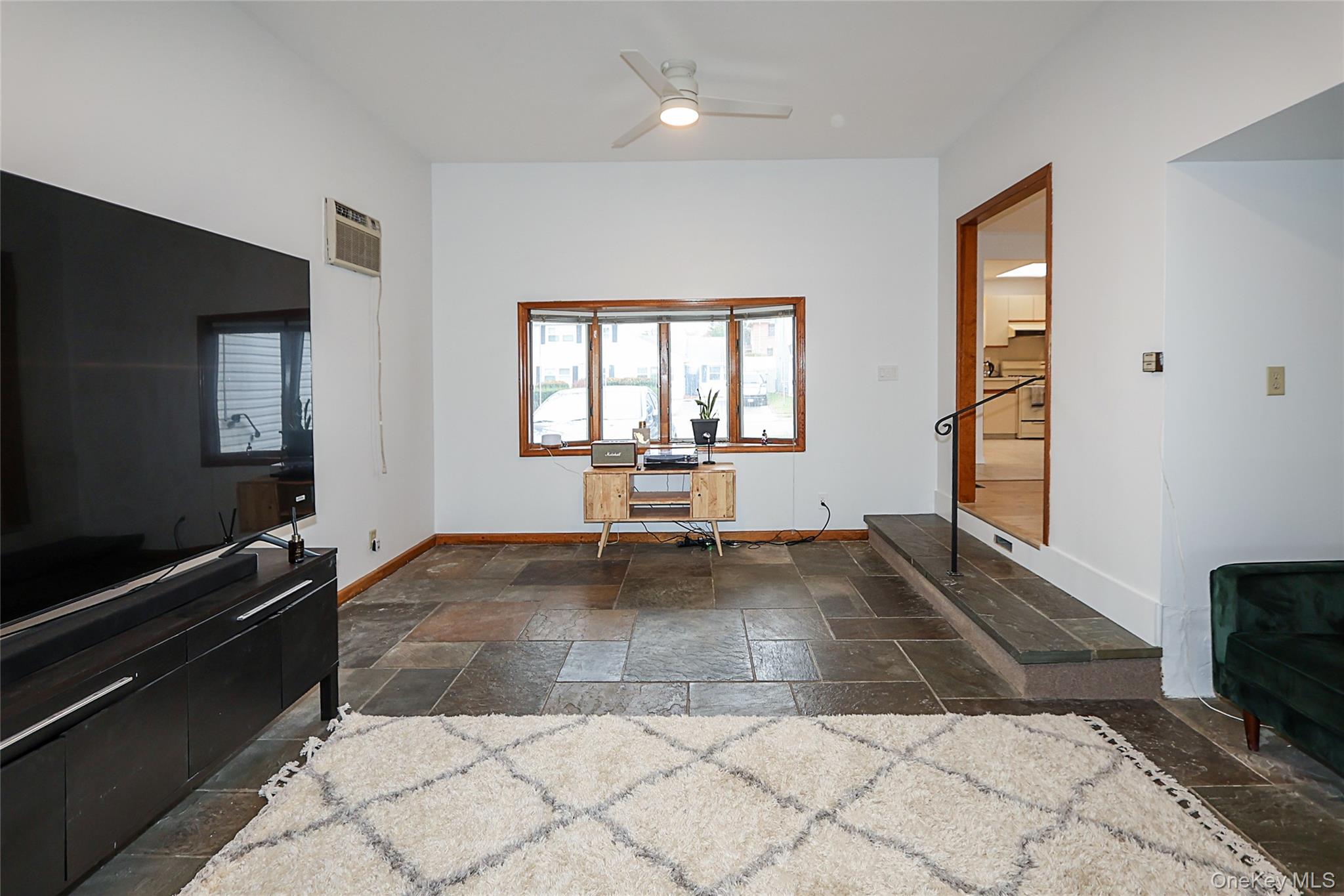 #15 photo, 49 East Avenue, Glen Cove , NY 11542