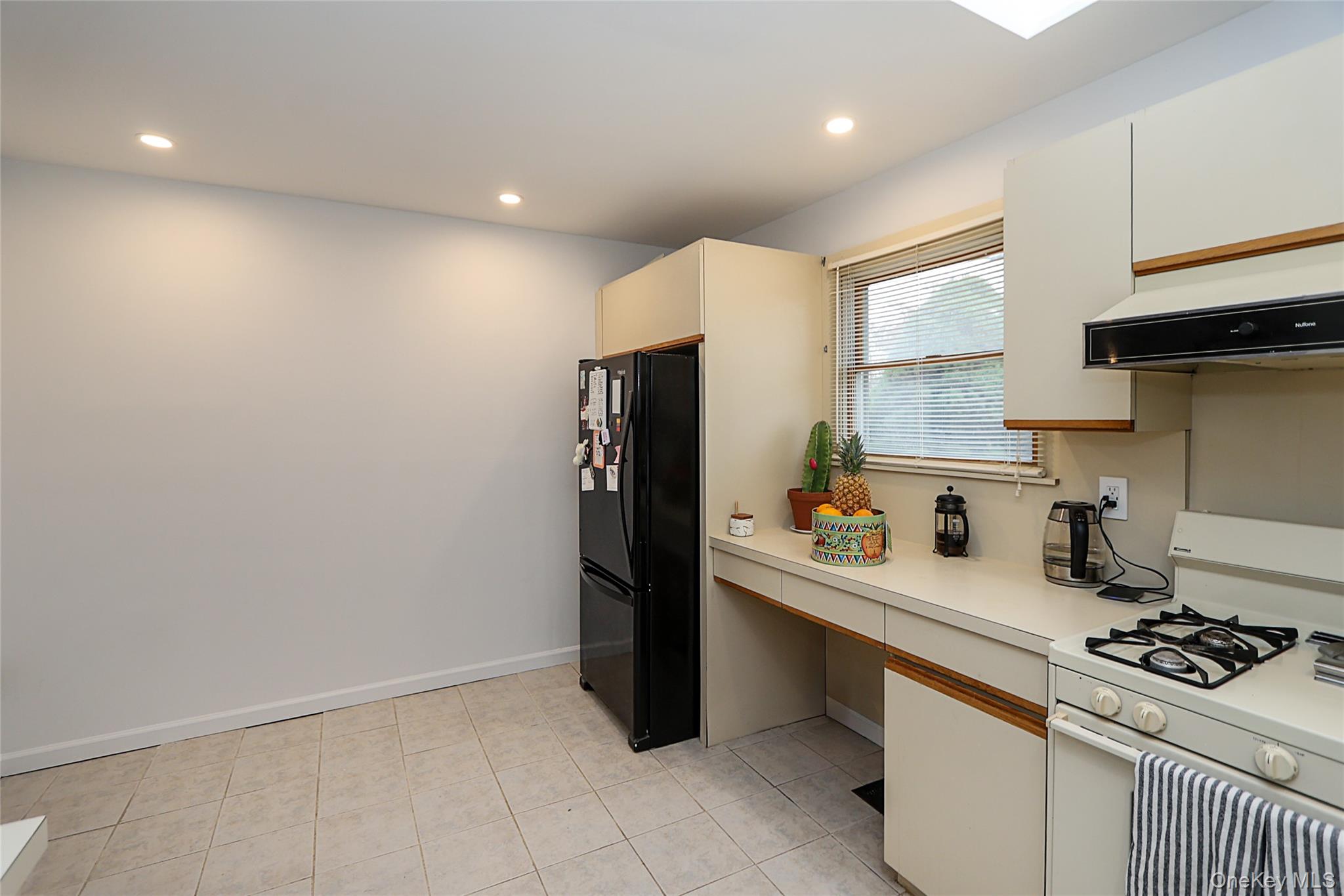 #9 photo, 49 East Avenue, Glen Cove , NY 11542