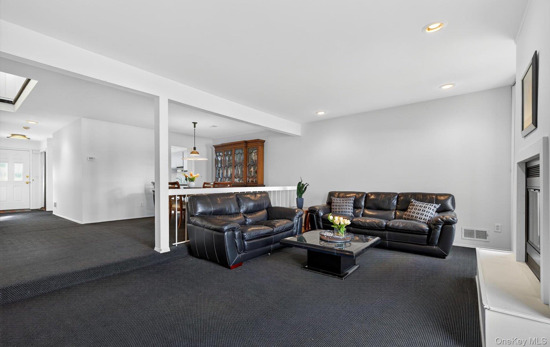 #12 photo, 105 Glen Way, Syosset , NY 11791