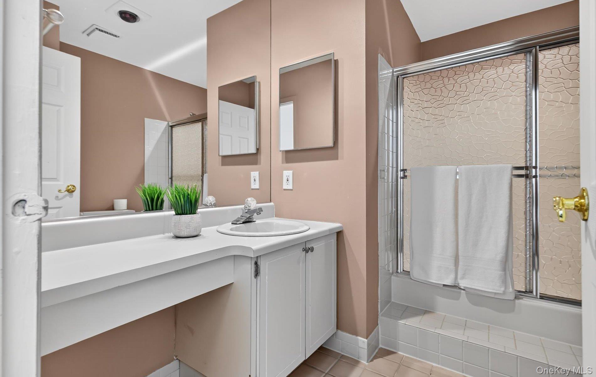 #19 photo, 105 Glen Way, Syosset , NY 11791