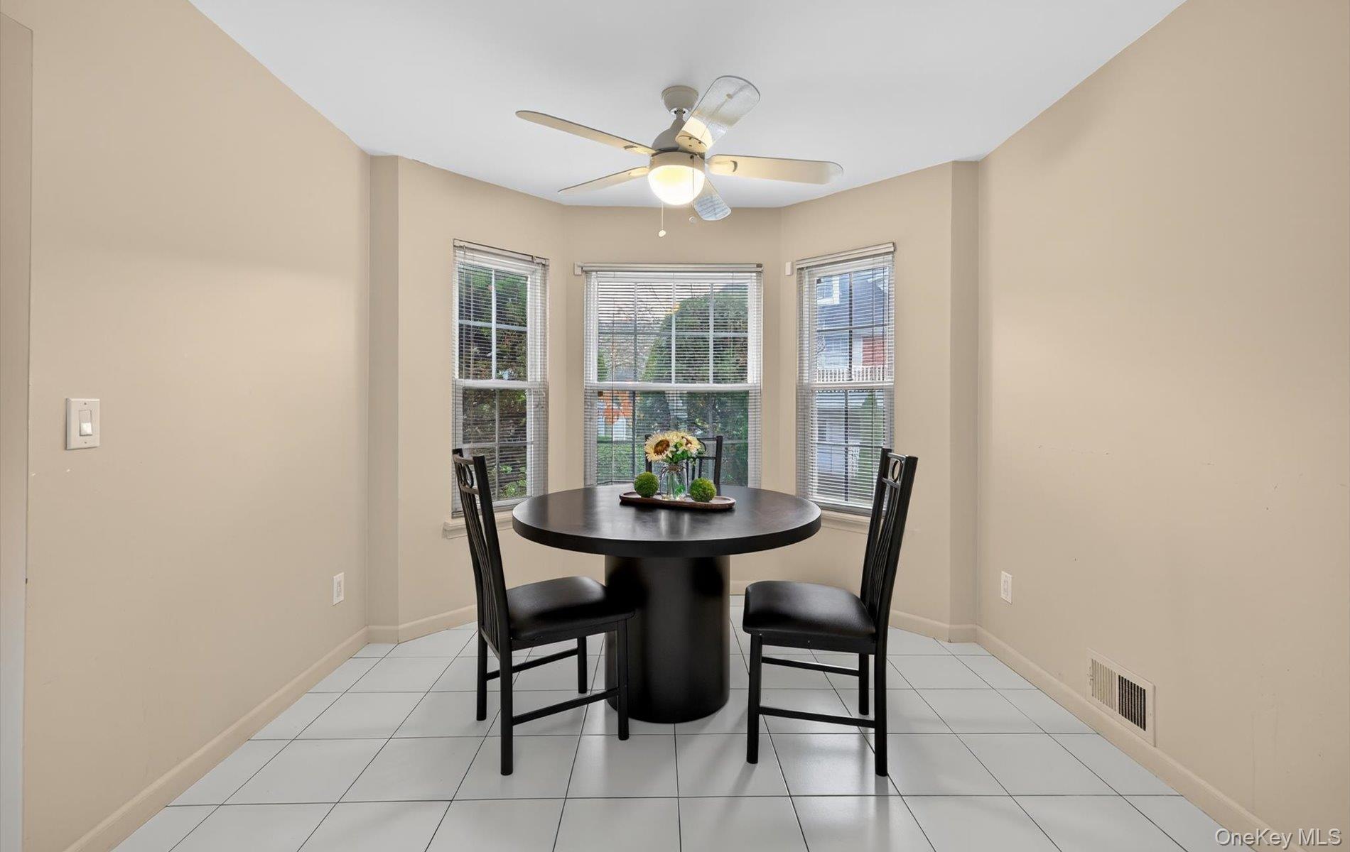 #7 photo, 105 Glen Way, Syosset , NY 11791