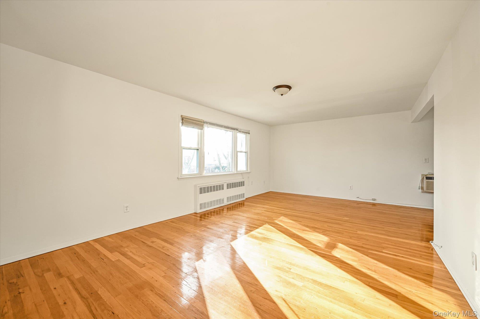 #11 photo, 146-43 27th Avenue, Flushing , NY 11354