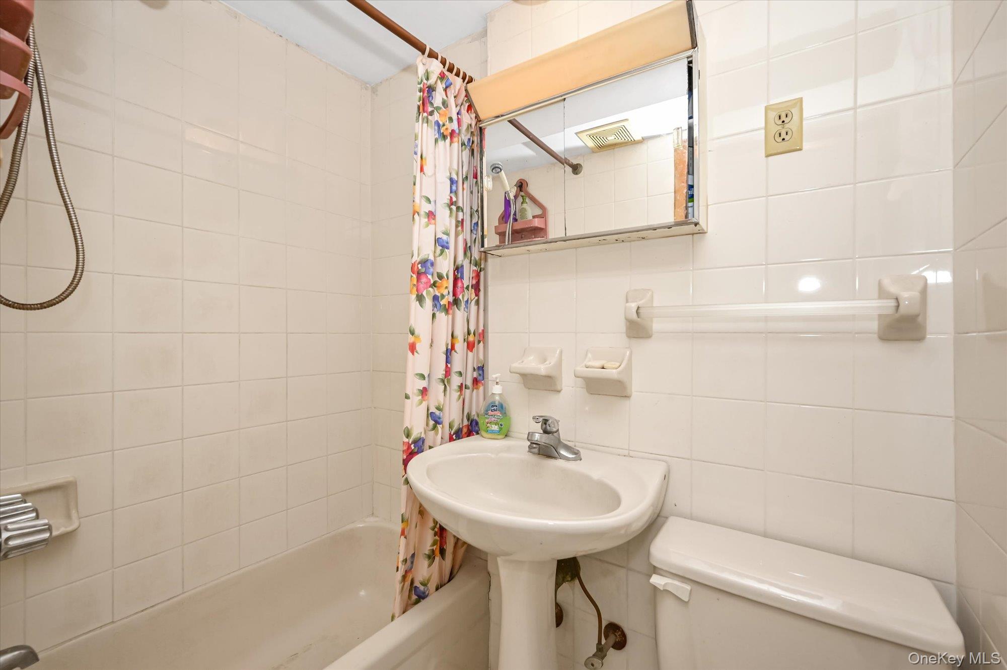 #16 photo, 48-26 42nd Street, Sunnyside , NY 11104