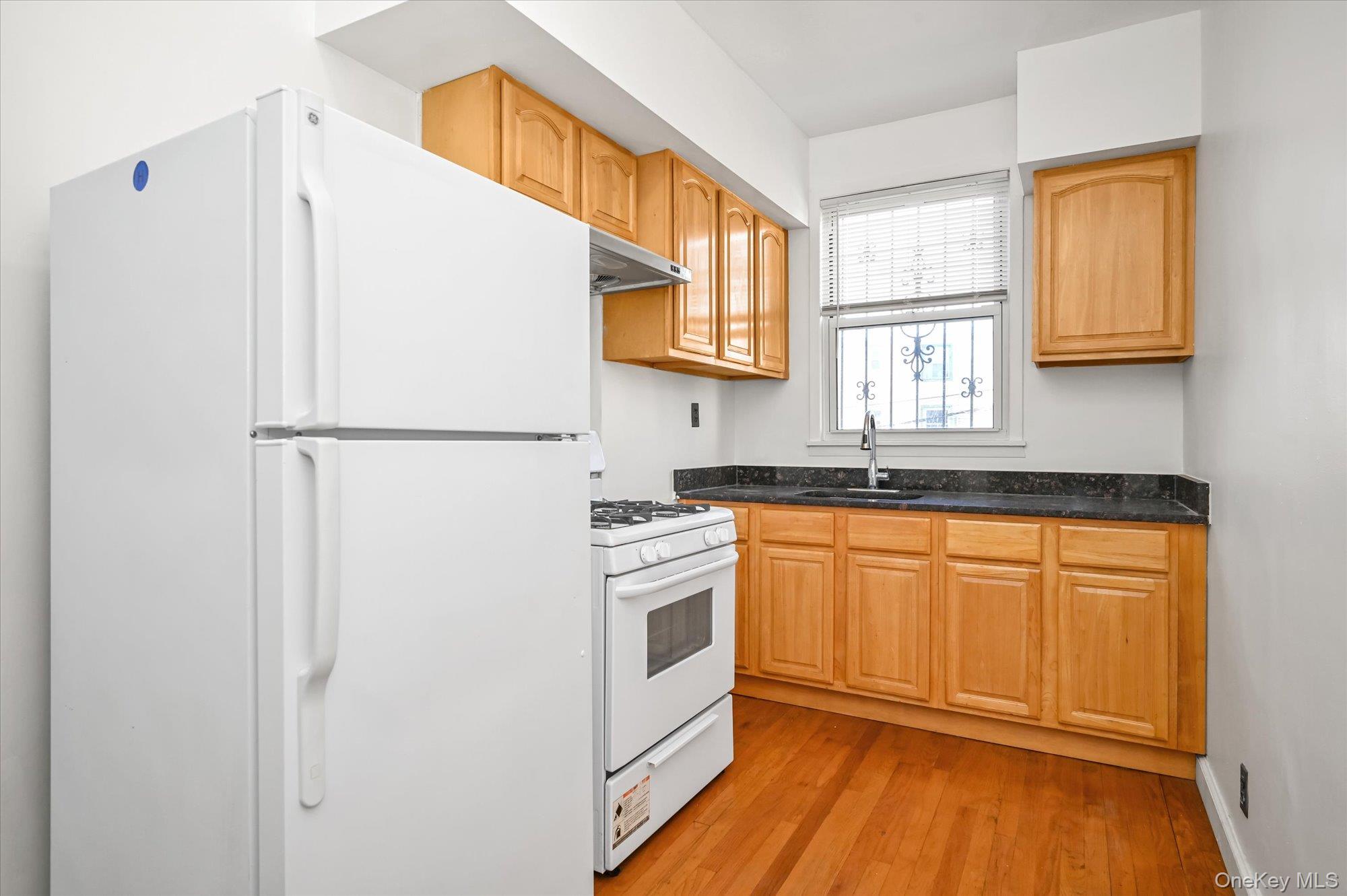 #5 photo, 48-26 42nd Street, Sunnyside , NY 11104