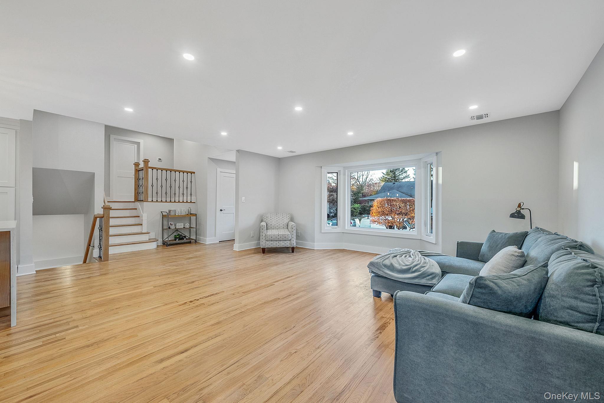 #10 photo, 64 Hedgerow Lane, Jericho , NY 11753