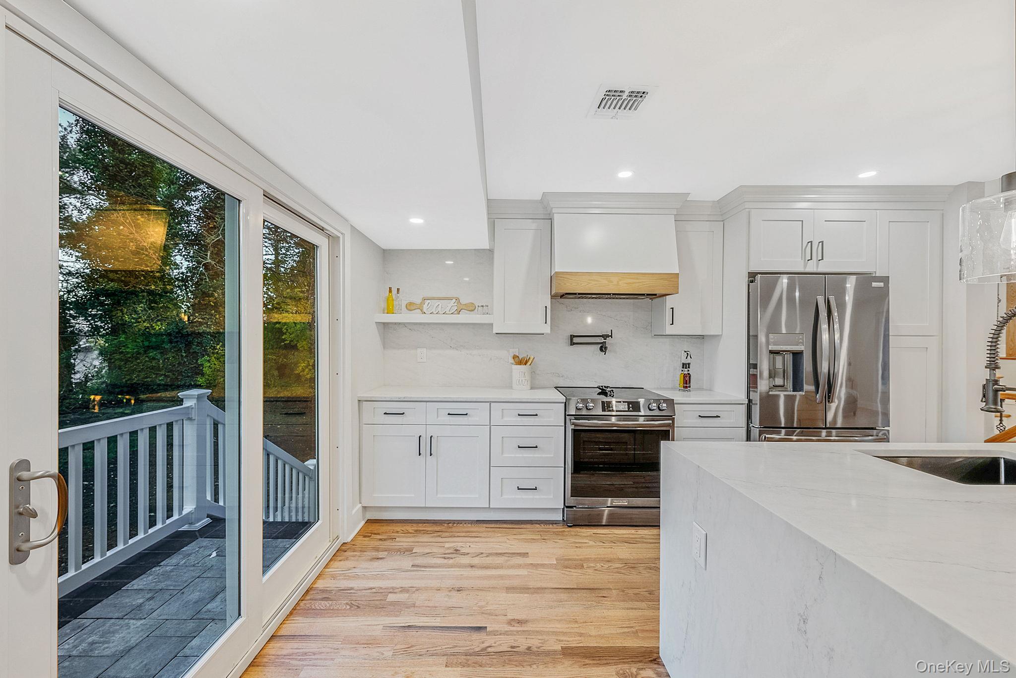 #14 photo, 64 Hedgerow Lane, Jericho , NY 11753