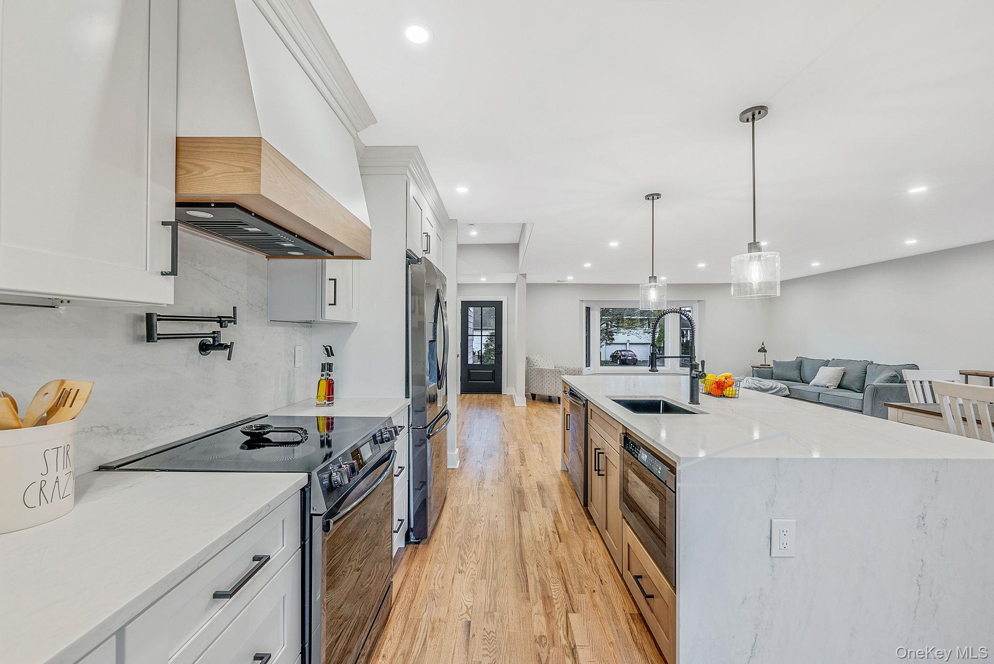 #16 photo, 64 Hedgerow Lane, Jericho , NY 11753