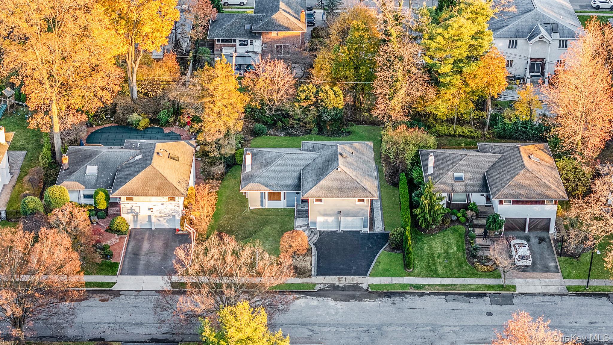 #7 photo, 64 Hedgerow Lane, Jericho , NY 11753