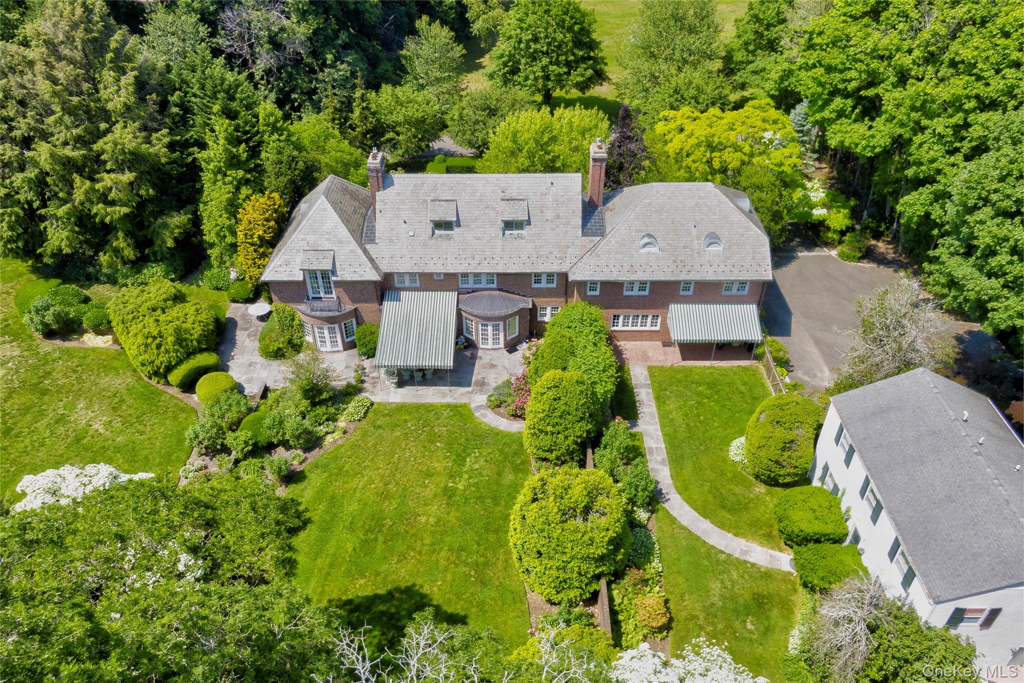 #4 photo, 9 Meadow Spring Lane, Glen Cove , NY 11542