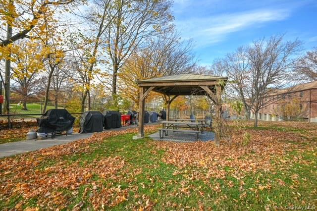 #17 photo, 245-12 62 Avenue, Douglaston , NY 11362