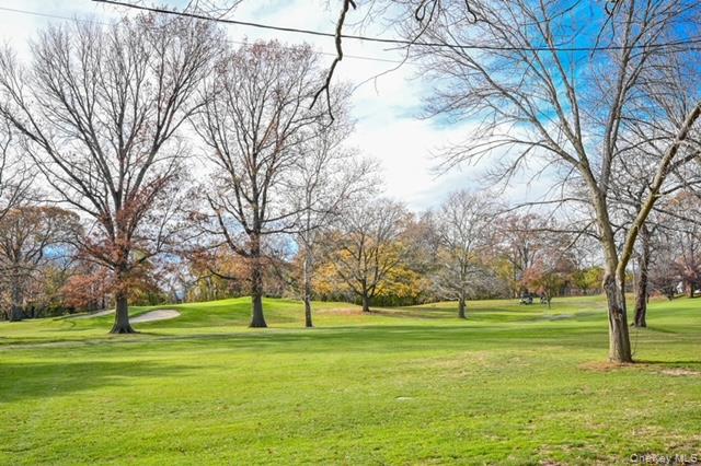 #18 photo, 245-12 62 Avenue, Douglaston , NY 11362