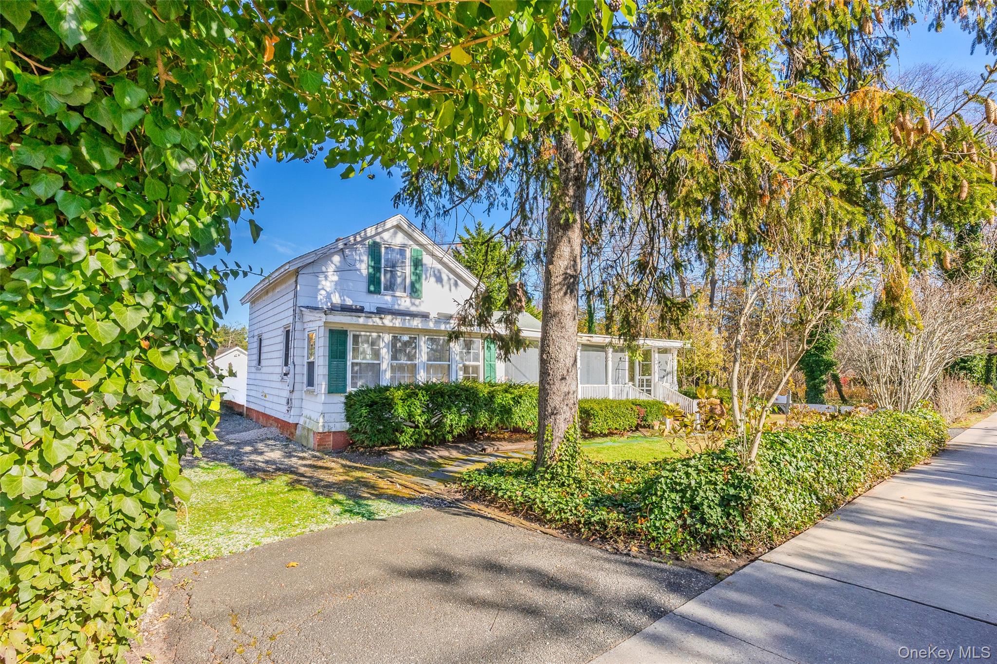 #1 photo, 403 Middle Road, Bayport , NY 11705