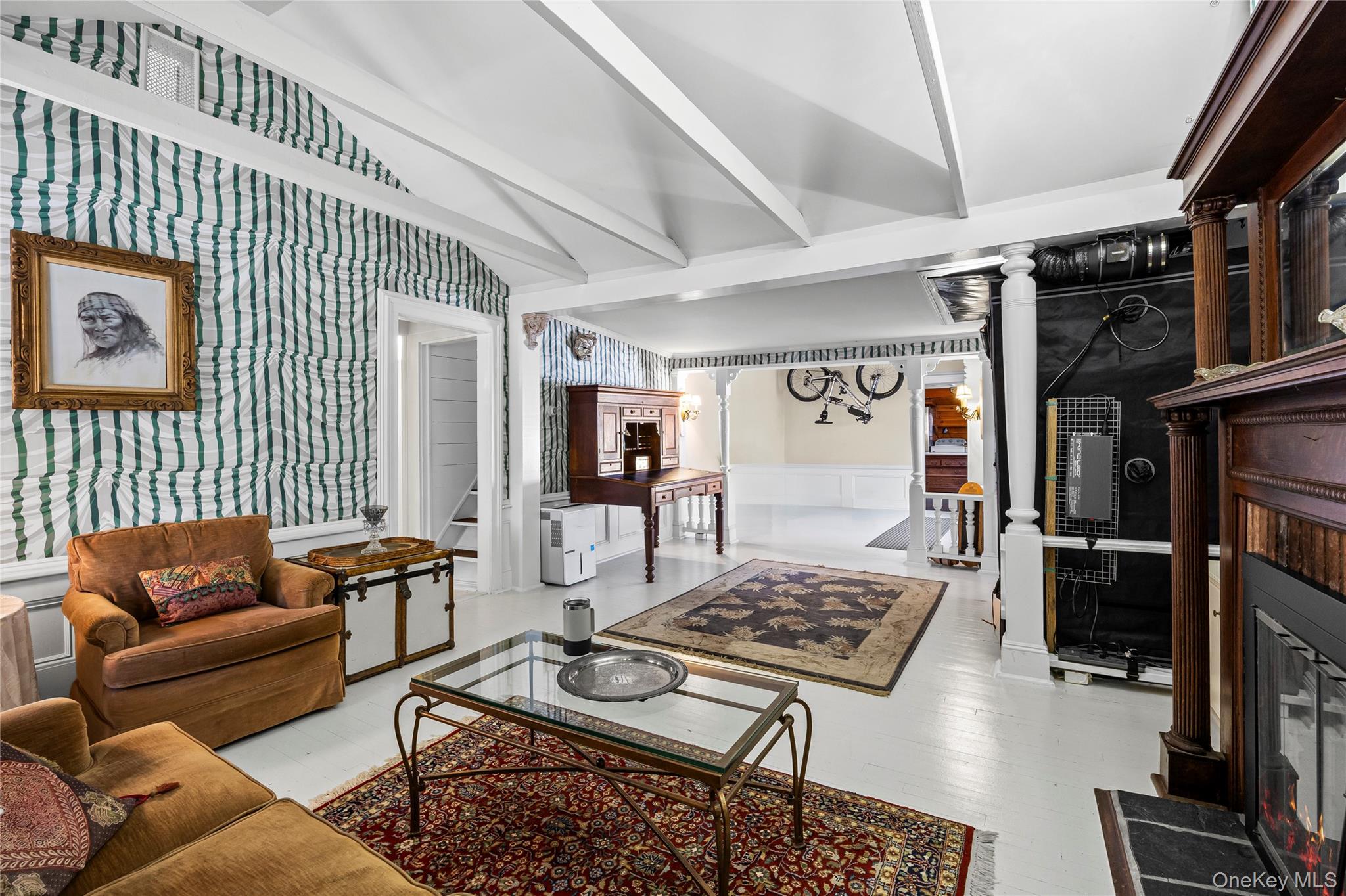 #13 photo, 403 Middle Road, Bayport , NY 11705