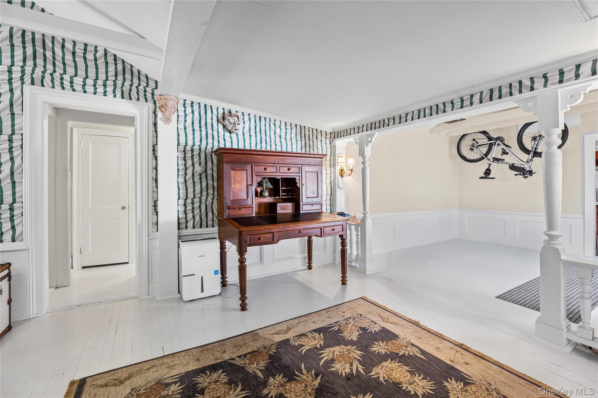 #14 photo, 403 Middle Road, Bayport , NY 11705