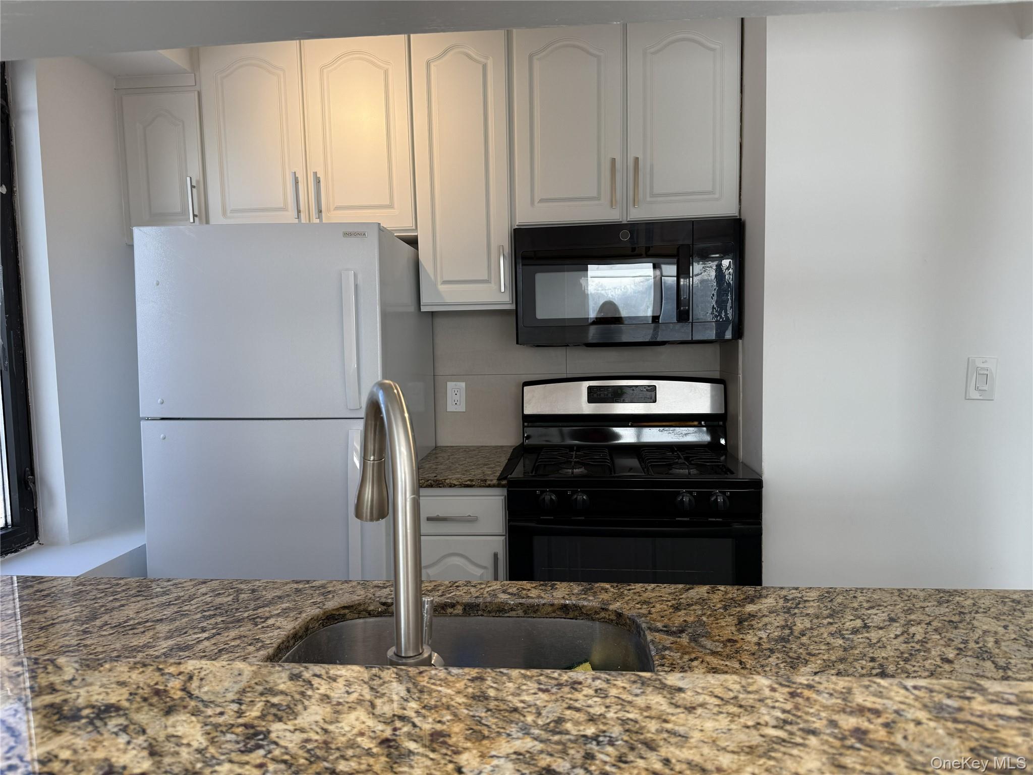 #4 photo, 4 Martine Avenue, White Plains , NY 10606