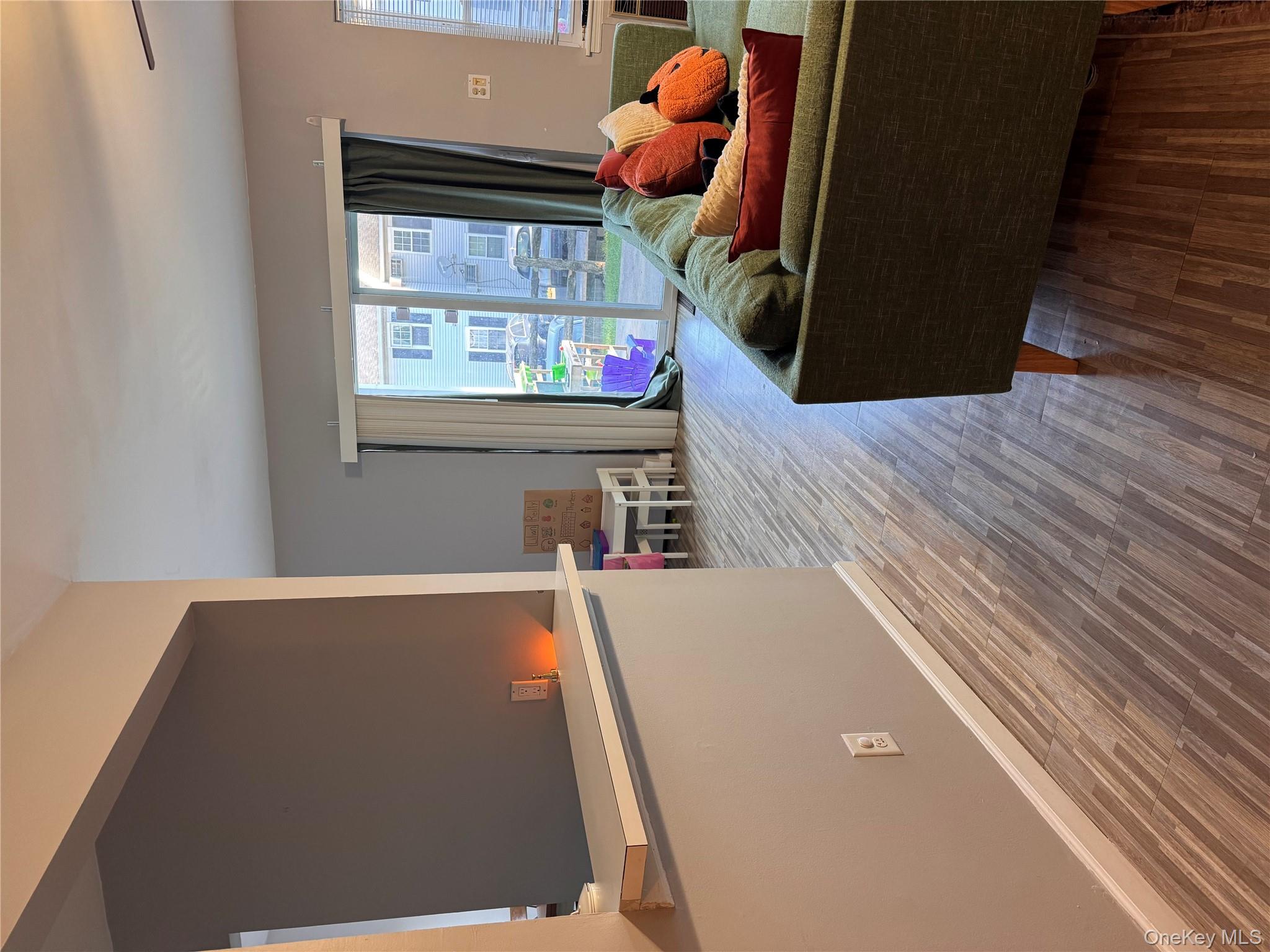 #7 photo, 5 Lexington Hill, Harriman , NY 10926