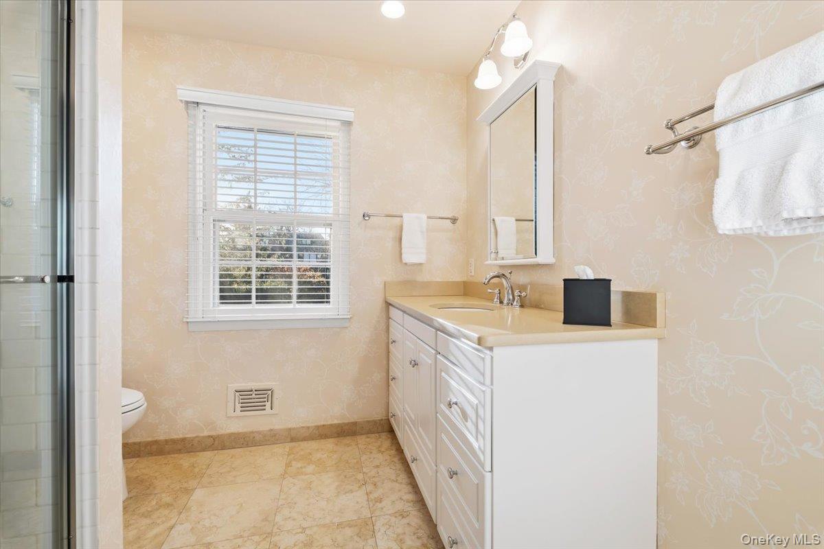 #19 photo, 71 Midchester Avenue, White Plains , NY 10606