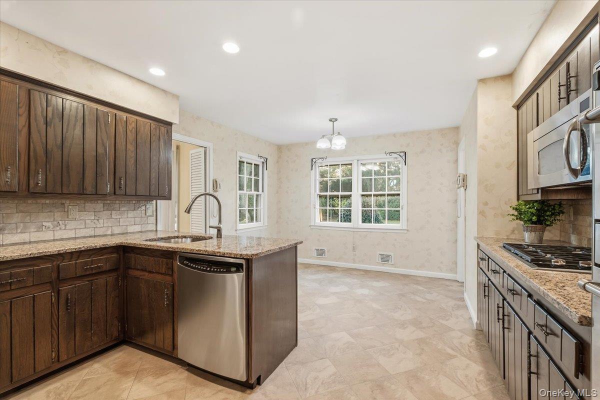 #9 photo, 71 Midchester Avenue, White Plains , NY 10606