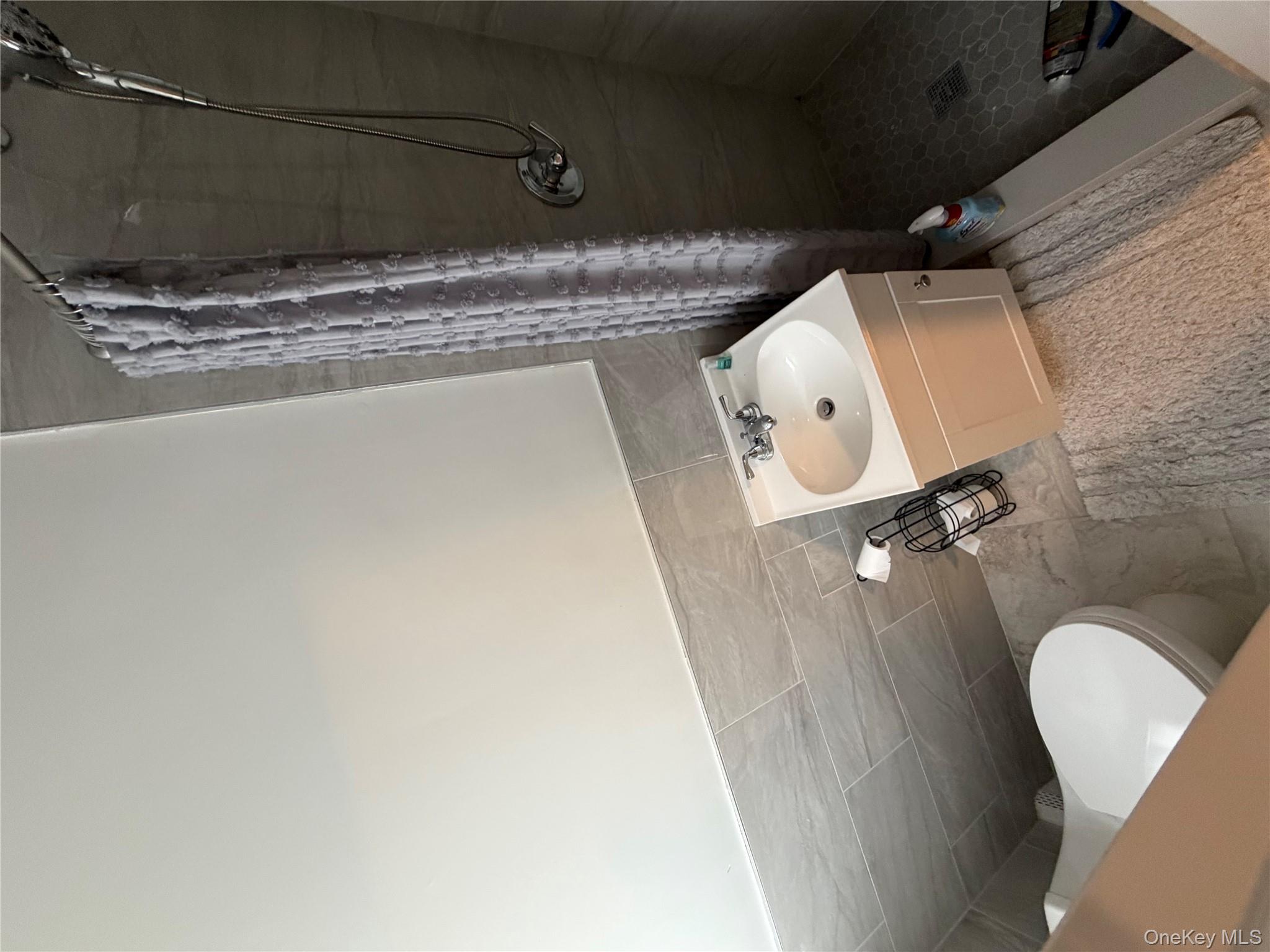 #8 photo, 8 AKA 12 Bryn Mawr Place, Yonkers , NY 10701