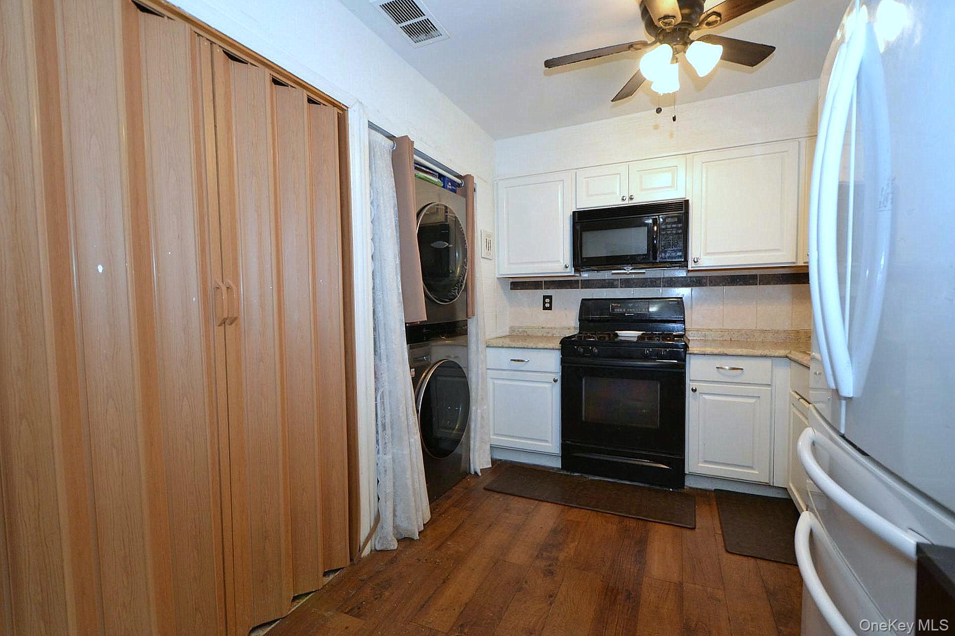 #5 photo, 123 Feller Drive, Central Islip , NY 11722