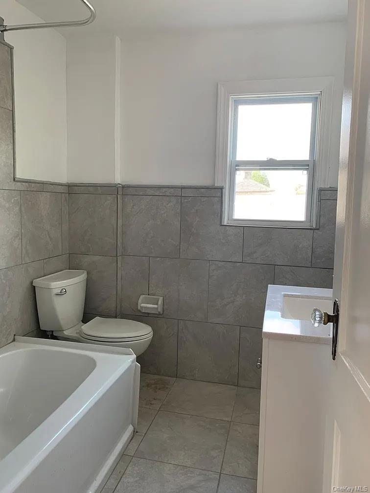 #10 photo, 120 Fairfield Avenue, Mineola , NY 11501