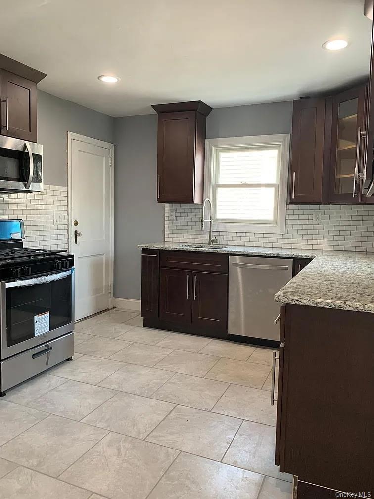 #3 photo, 120 Fairfield Avenue, Mineola , NY 11501