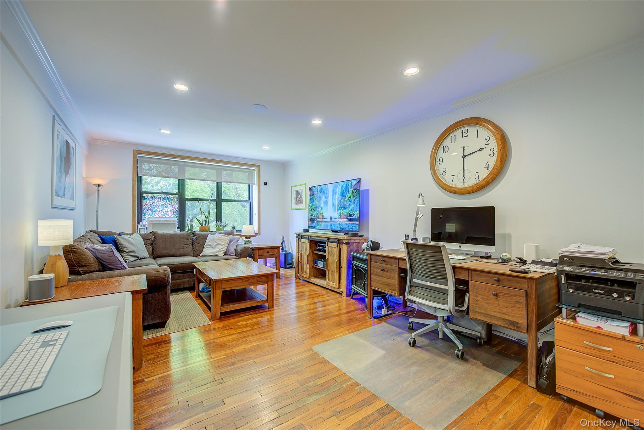 #17 photo, 2 Town House Place, Great Neck , NY 11021