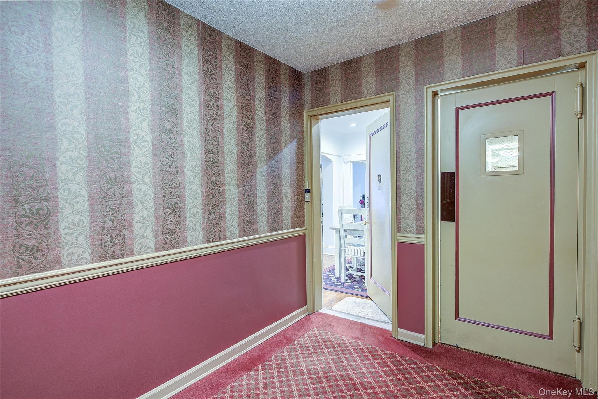 #6 photo, 2 Town House Place, Great Neck , NY 11021