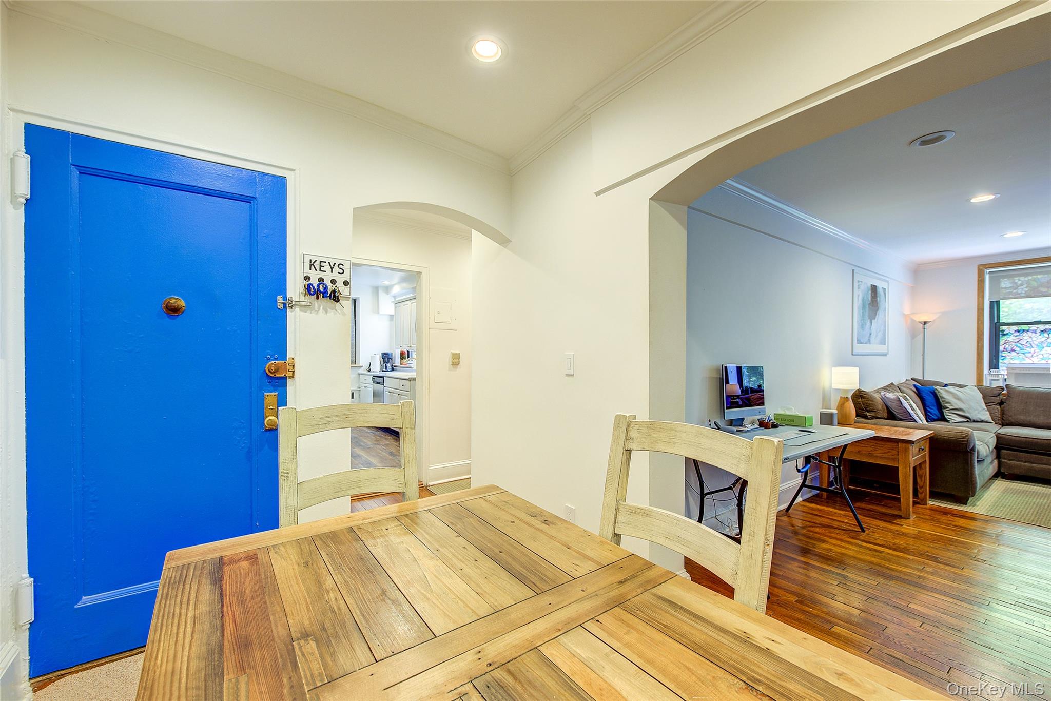 #8 photo, 2 Town House Place, Great Neck , NY 11021