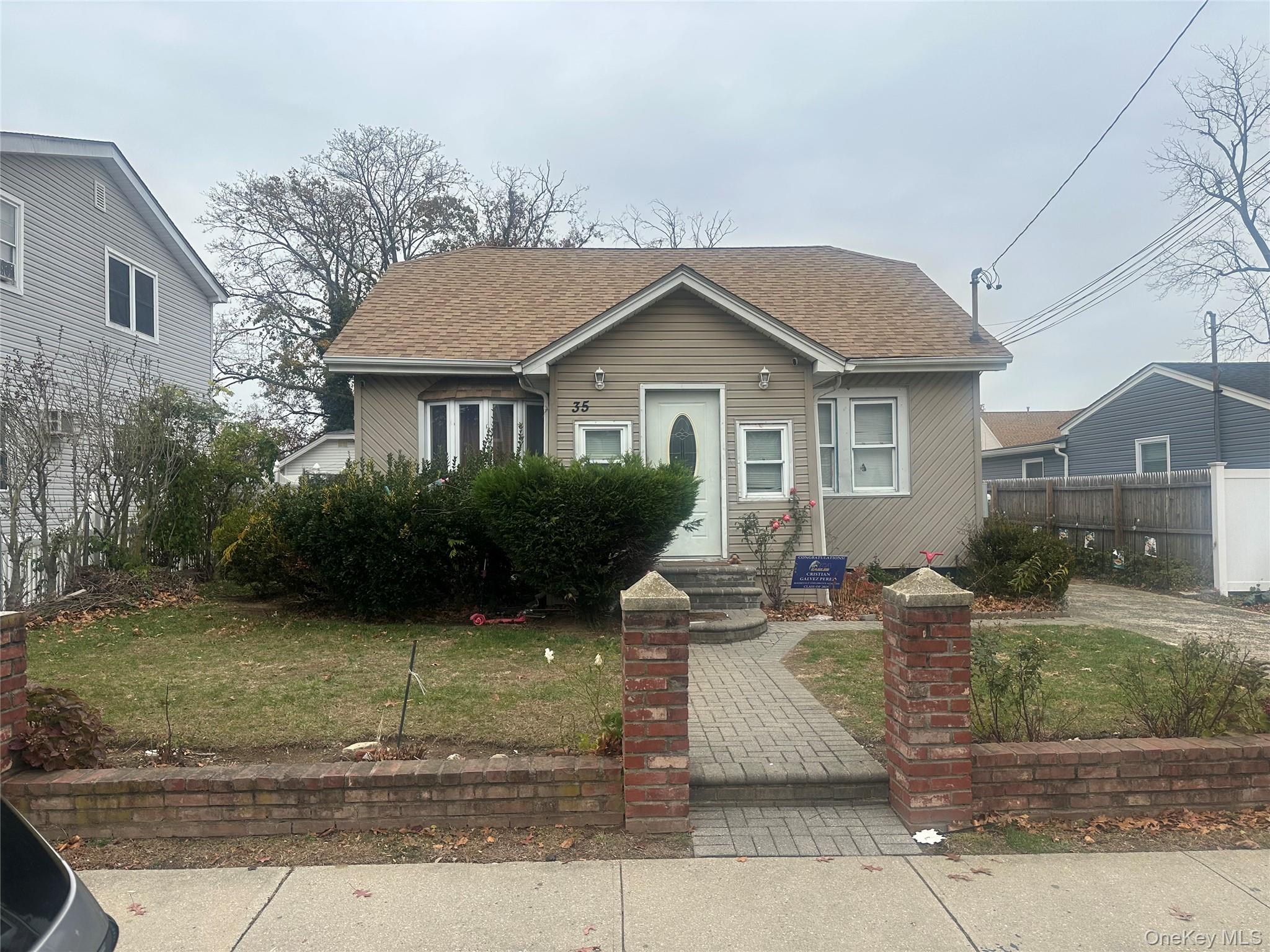 #4 photo, 35 William Street, Roosevelt , NY 11575