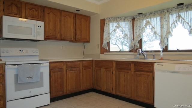 #4 photo, 113 Abbey Lane, Levittown , NY 11756