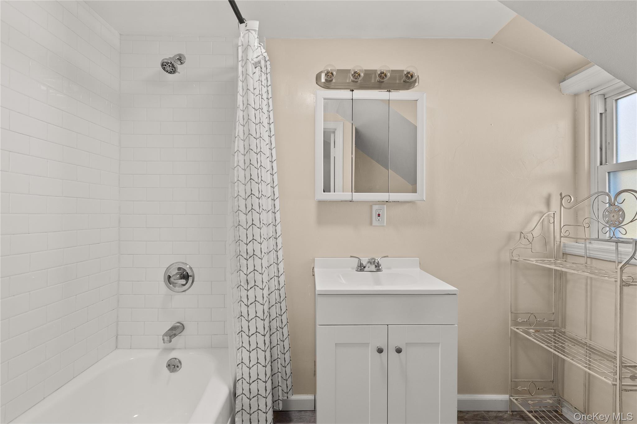 #6 photo, 174 Mills Pond Road, Saint James , NY 11780