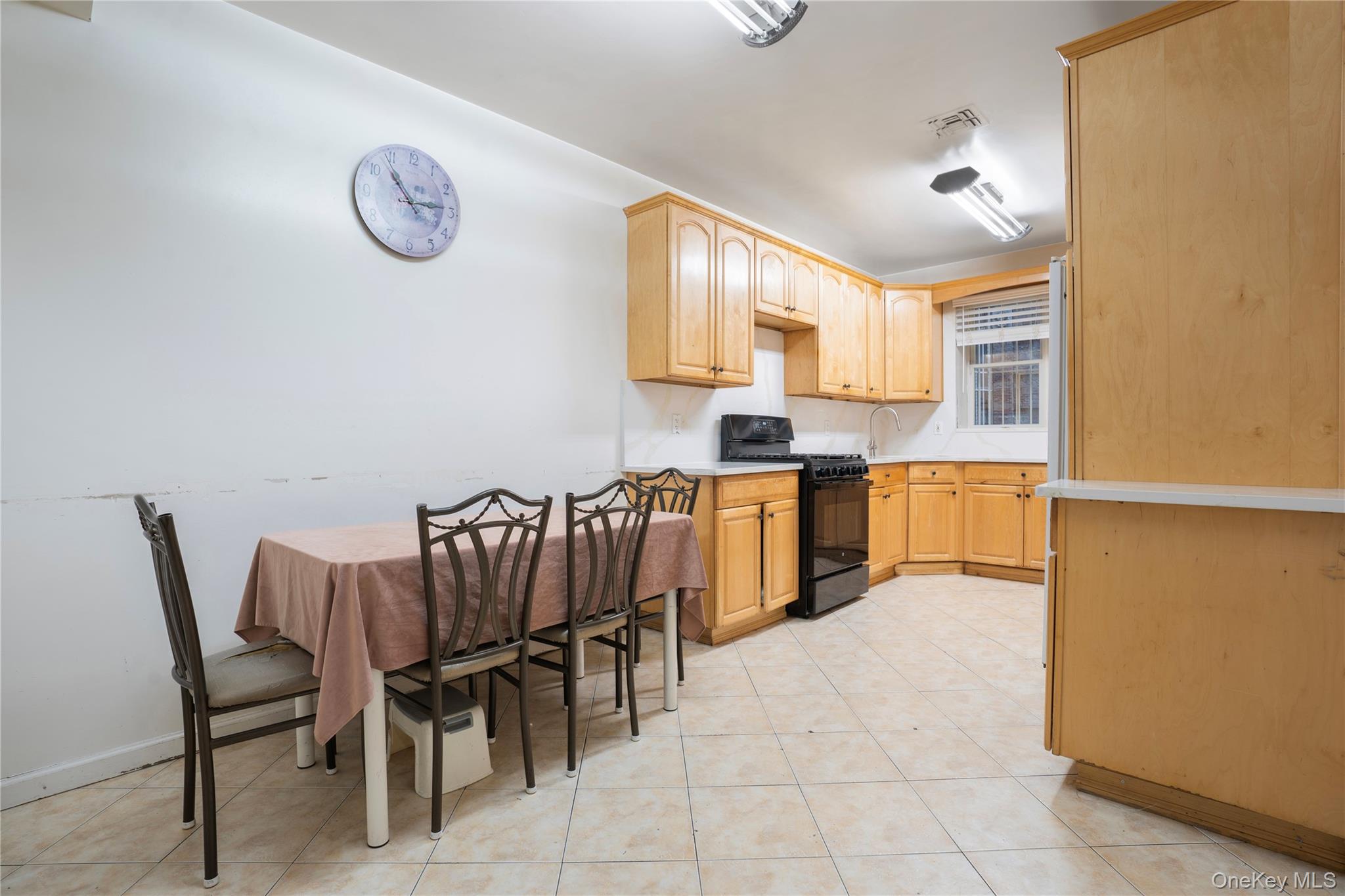 #4 photo, 570 Wythe Avenue, Brooklyn , NY 11249