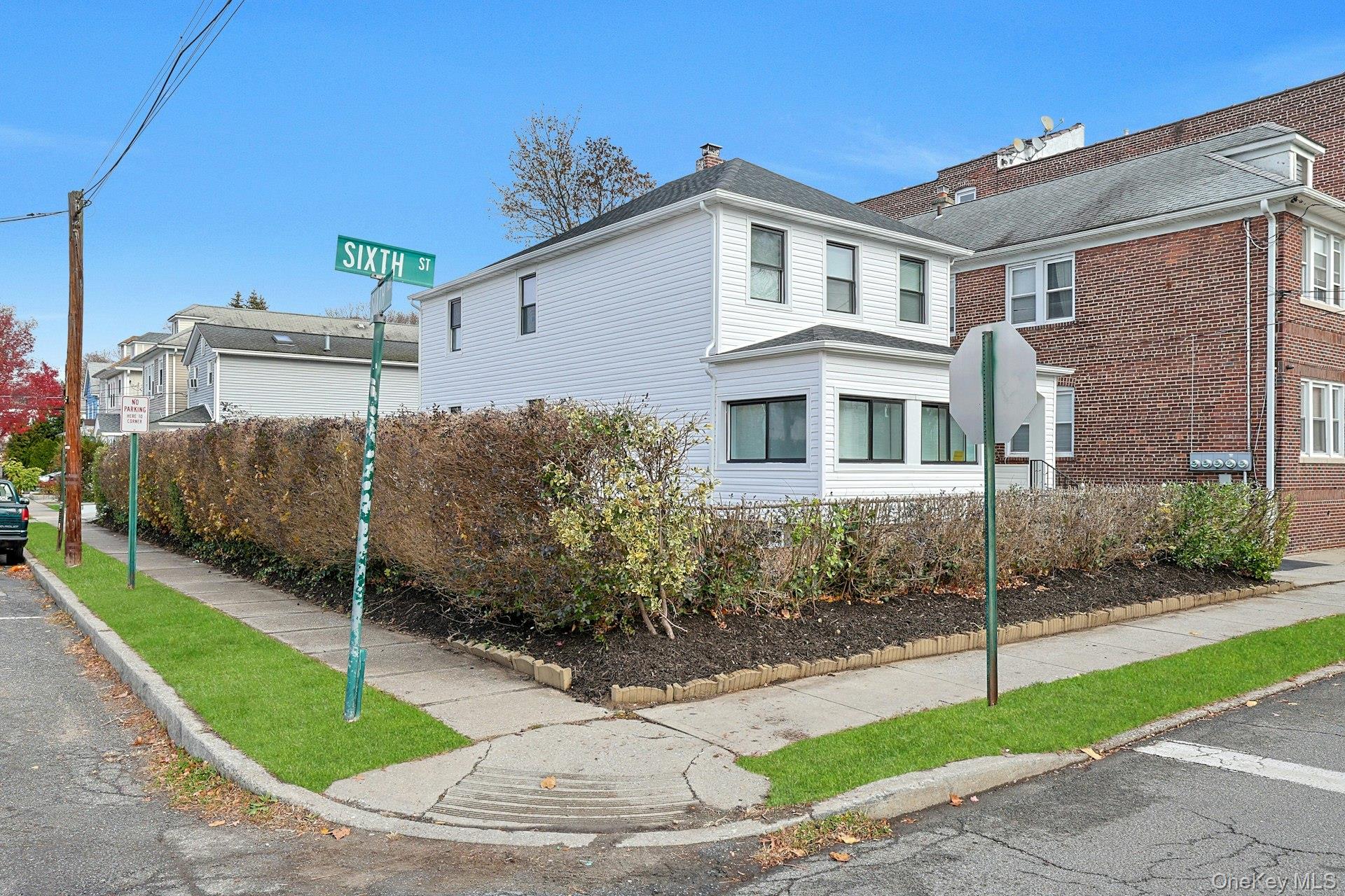 #2 photo, 119 6th Street, Pelham , NY 10803