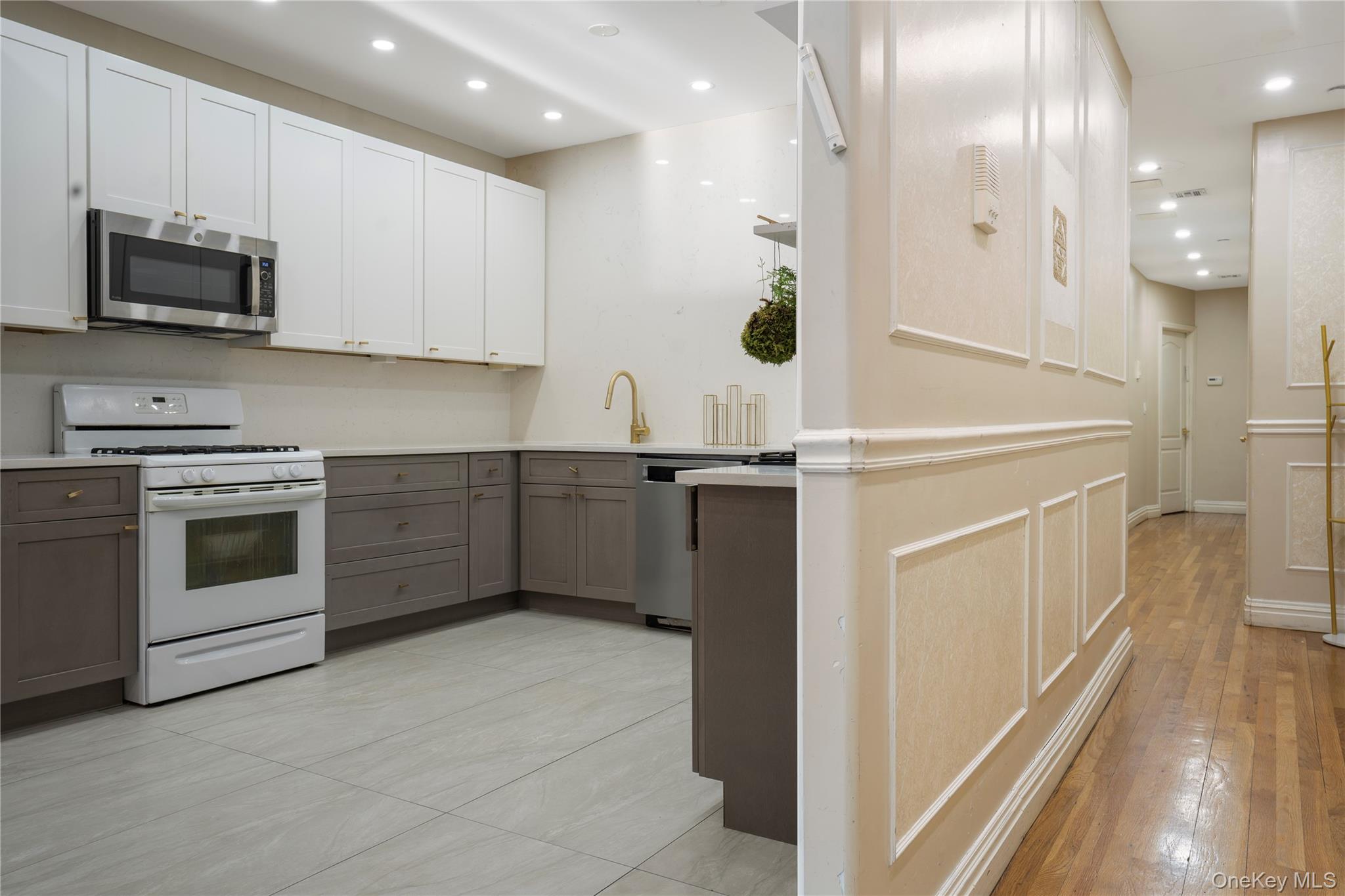 #8 photo, 41 Throop Avenue, Brooklyn , NY 11206