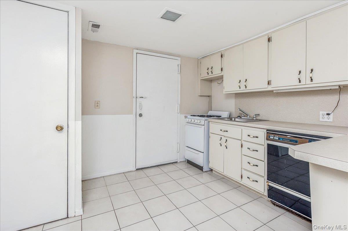 #15 photo, 2125 Homer Avenue, Bronx , NY 10473