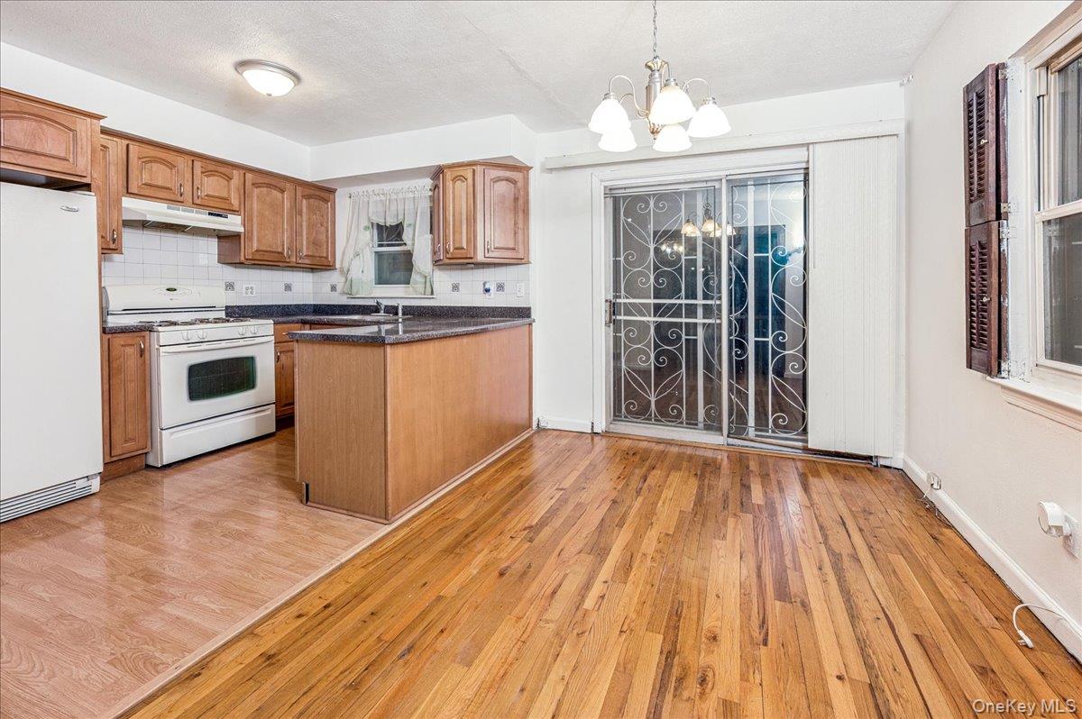 #6 photo, 2125 Homer Avenue, Bronx , NY 10473