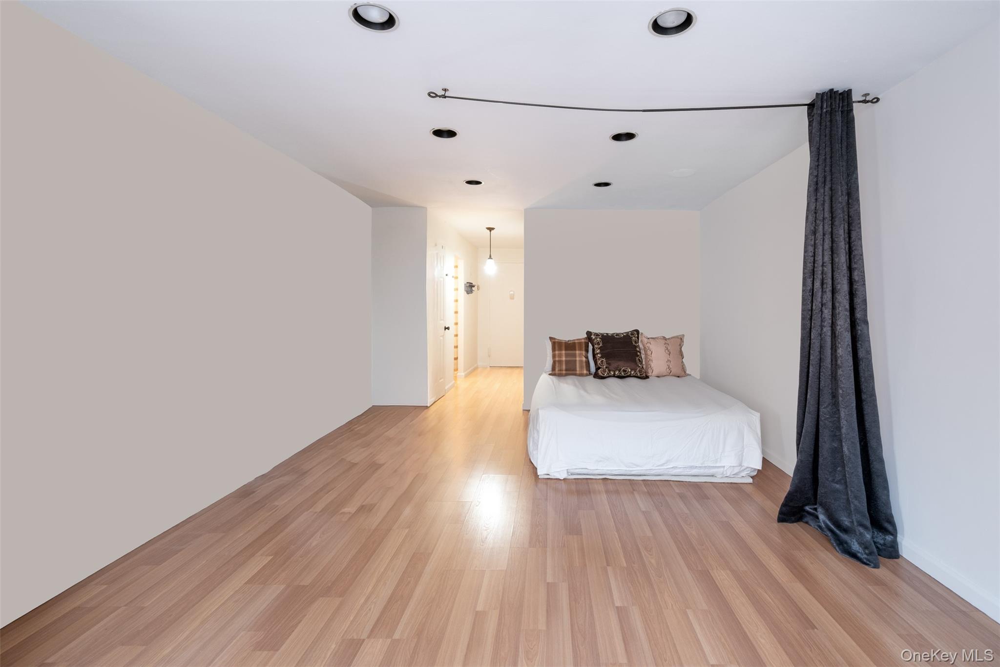 #10 photo, 25 Franklin Avenue, White Plains , NY 10601