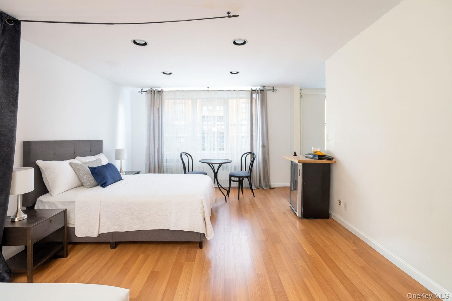 #8 photo, 25 Franklin Avenue, White Plains , NY 10601