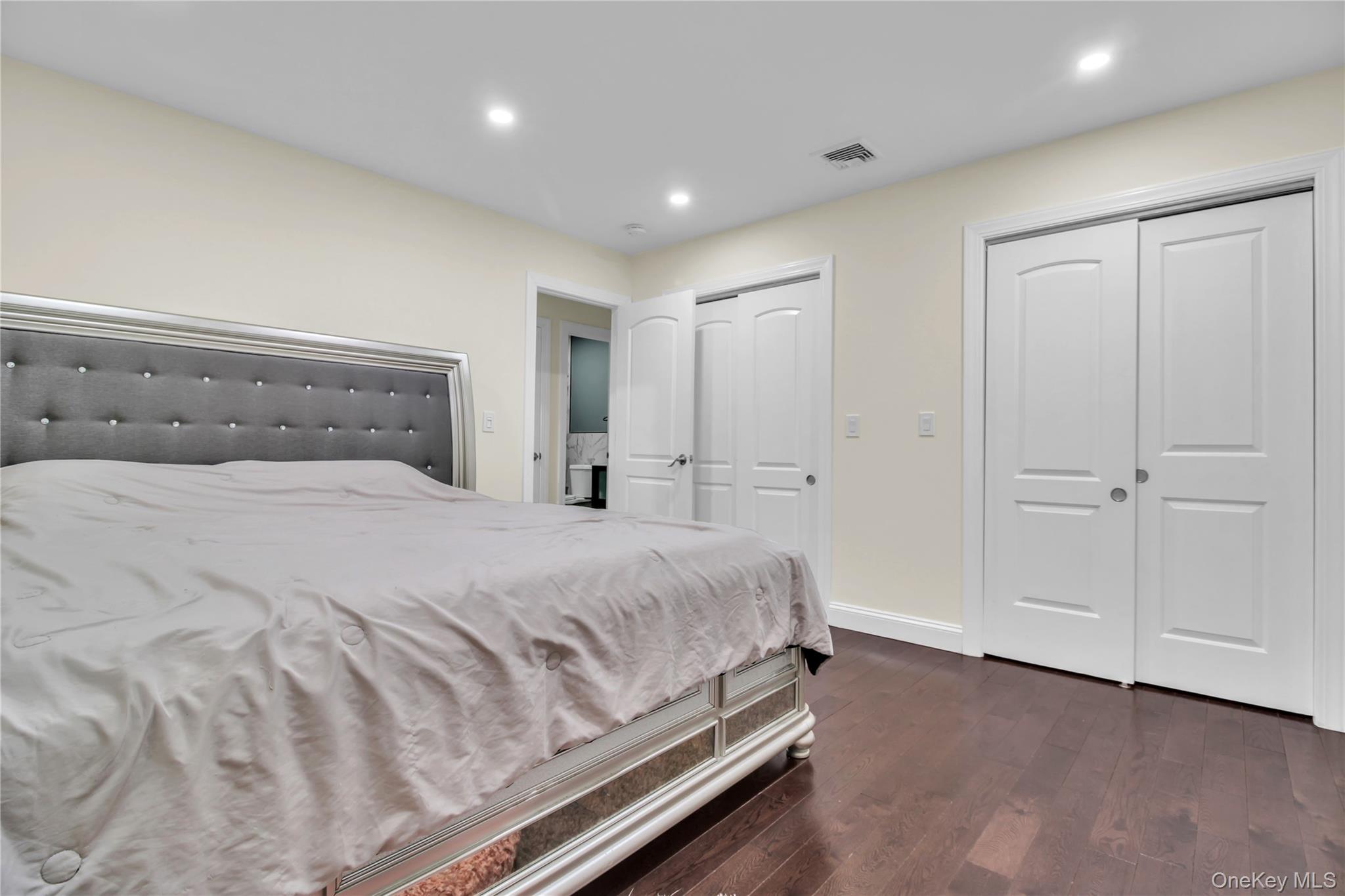 #20 photo, 858 Prescott Street, Valley Stream , NY 11580