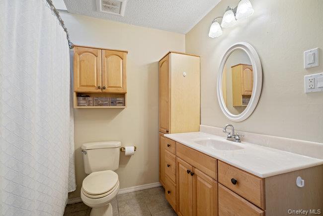 #10 photo, 412 Clubhouse Court, Coram , NY 11727