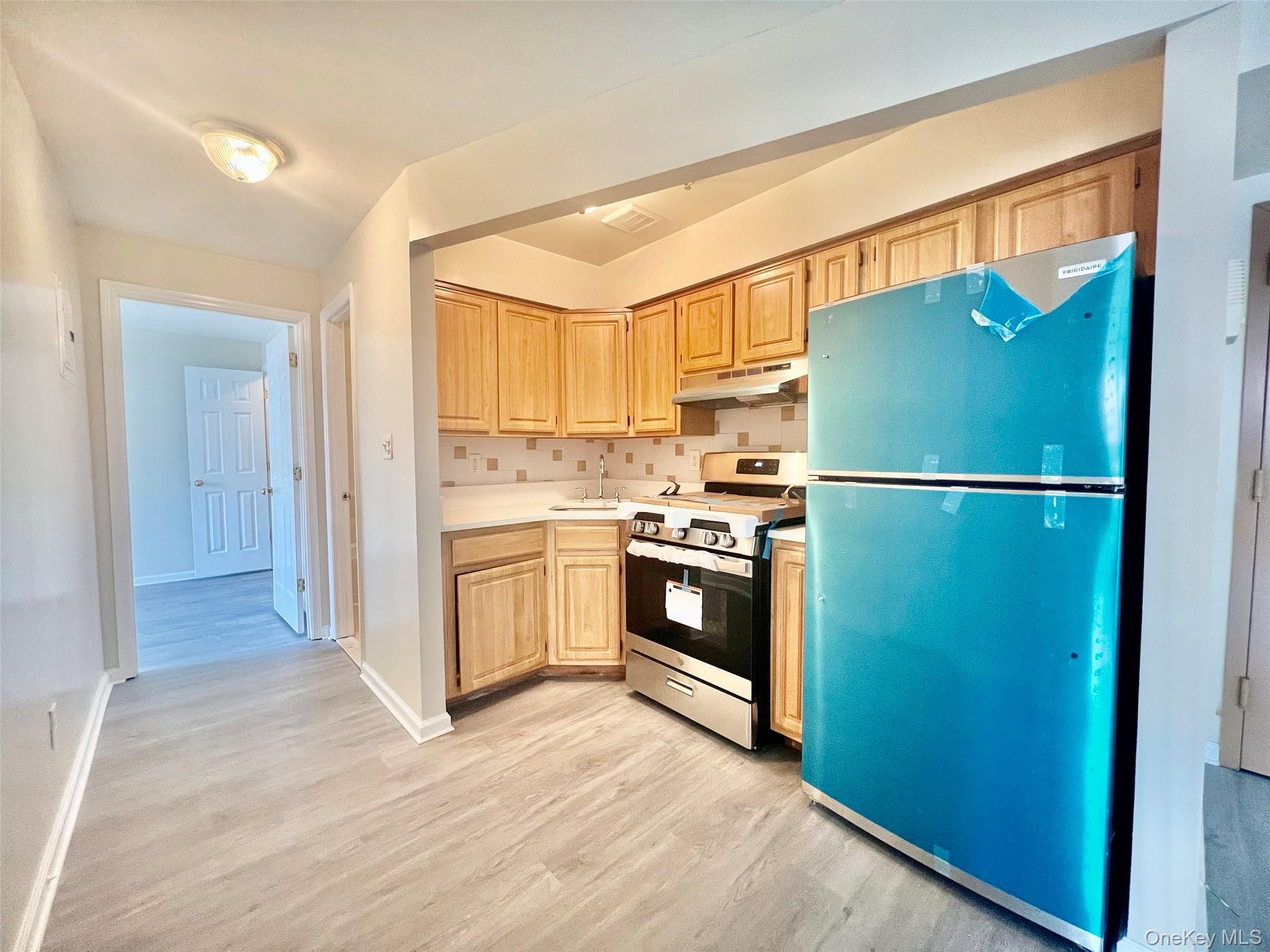 #4 photo, 9421 Alstyne Avenue, Elmhurst , NY 11373