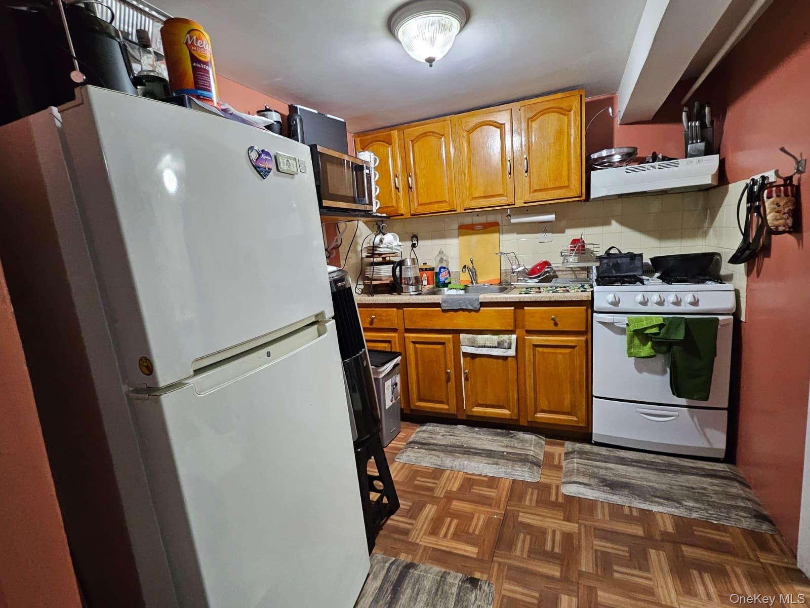 #7 photo, 187-11 104 Avenue, Saint Albans , NY 11412