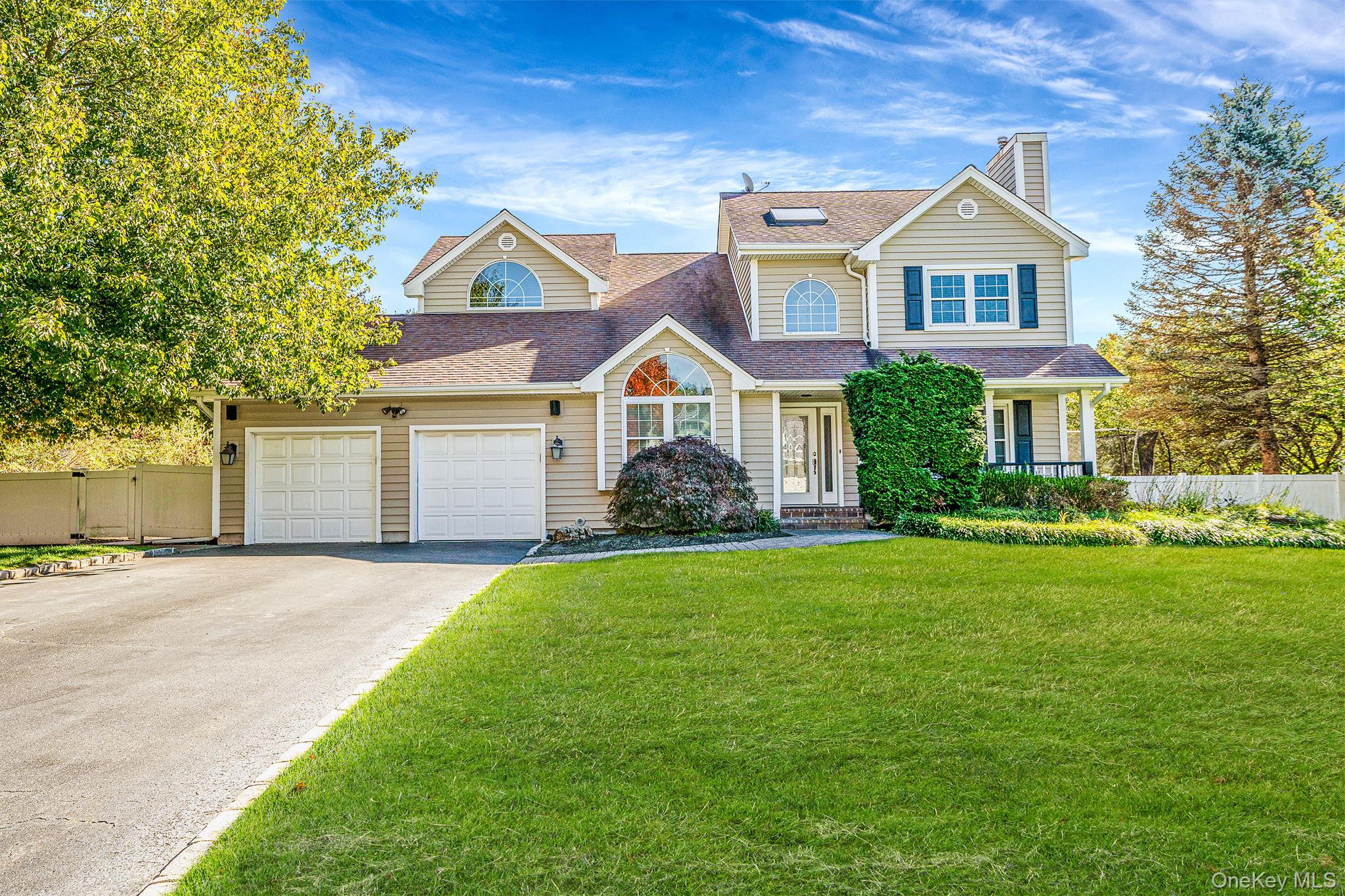 #1 photo, 2 Max Way, Commack , NY 11725