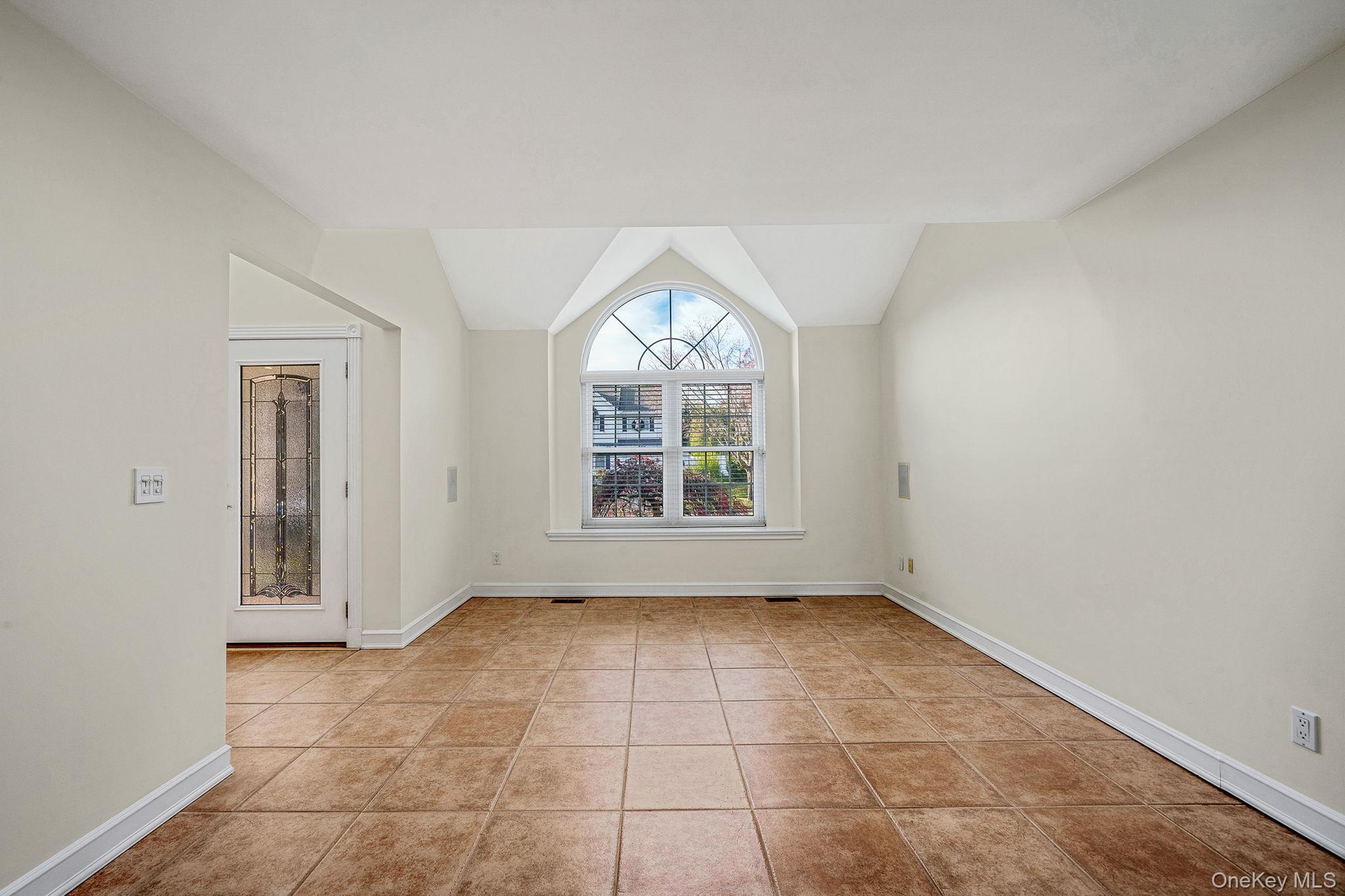 #11 photo, 2 Max Way, Commack , NY 11725